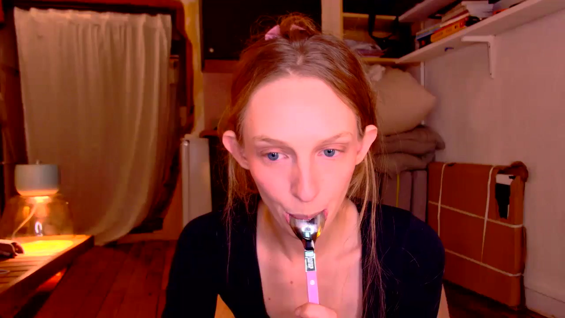 Gallery image thumbnail from Kinkywander's myfreecams stream on, 11/16/2024, 18:07 image 17 of 20