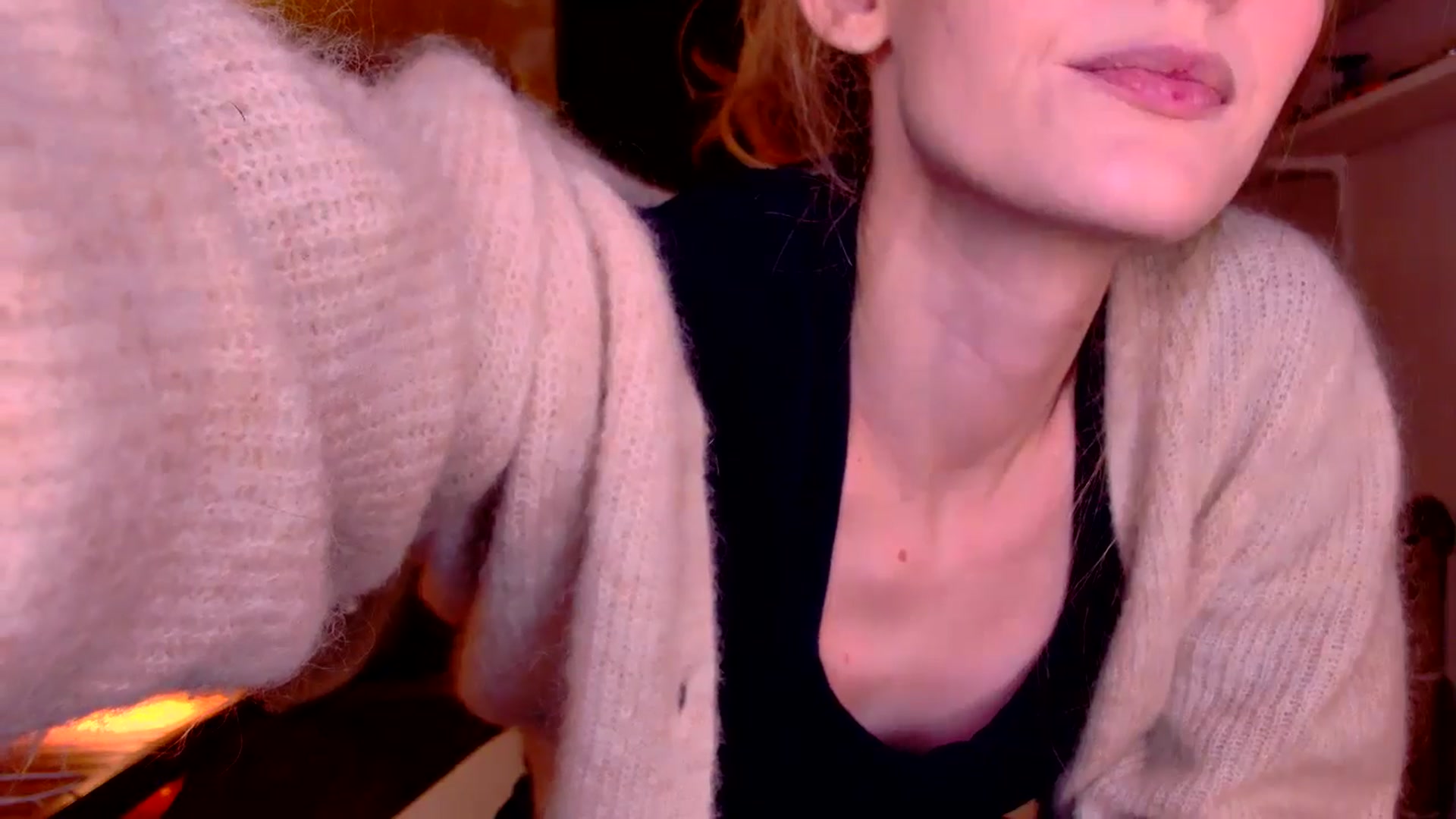 Gallery image thumbnail from Kinkywander's myfreecams stream on, 11/16/2024, 18:07 image 5 of 20