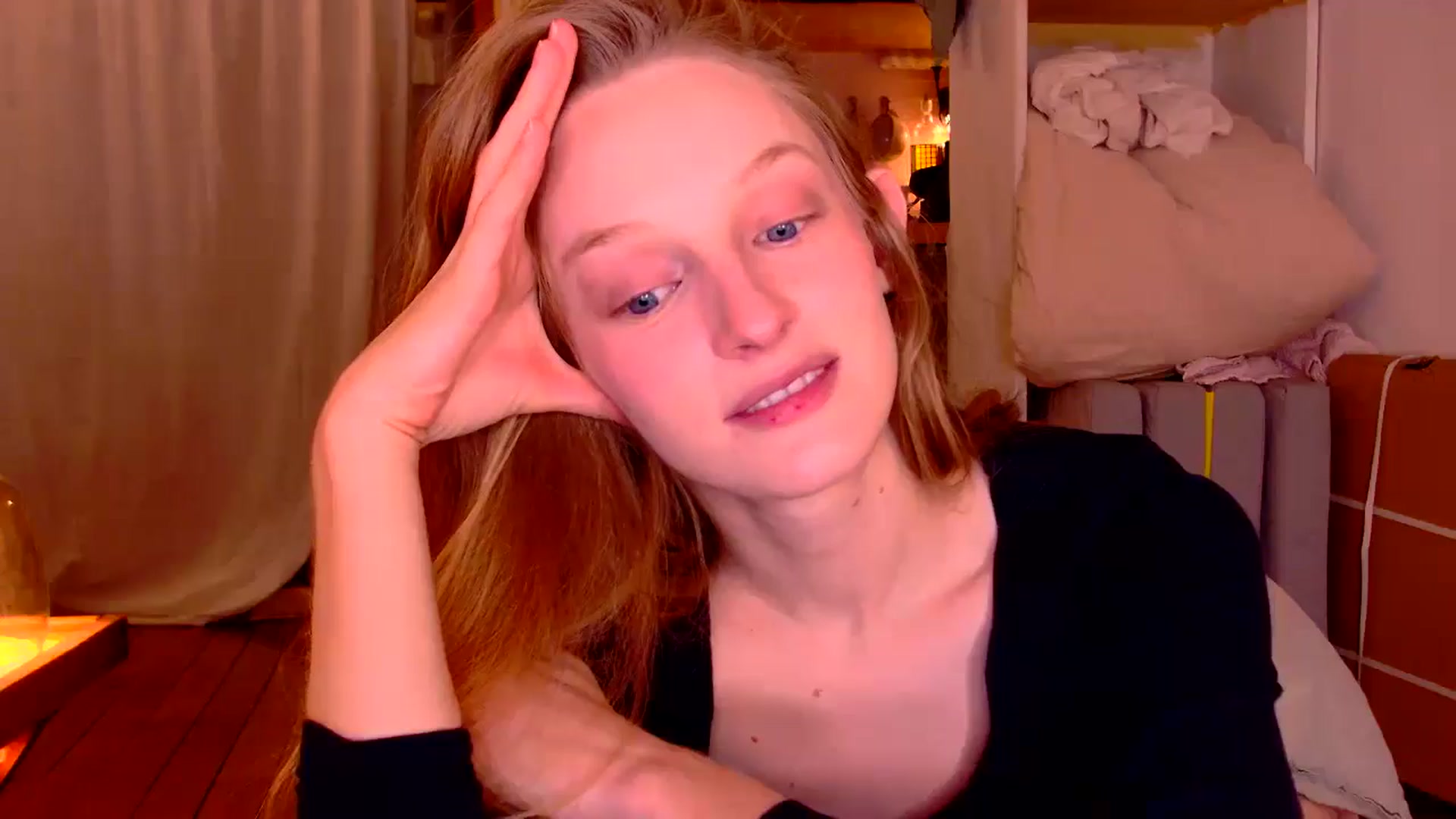 Gallery image thumbnail from Kinkywander's myfreecams stream on, 11/16/2024, 20:49 image 16 of 20