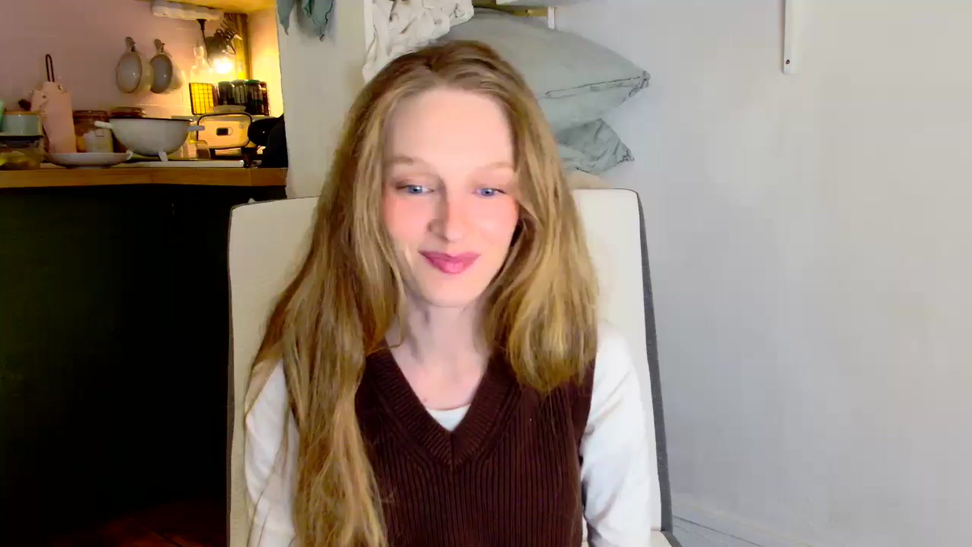 Gallery image thumbnail from Kinkywander's myfreecams stream on, 11/17/2024, 18:10 image 1 of 20