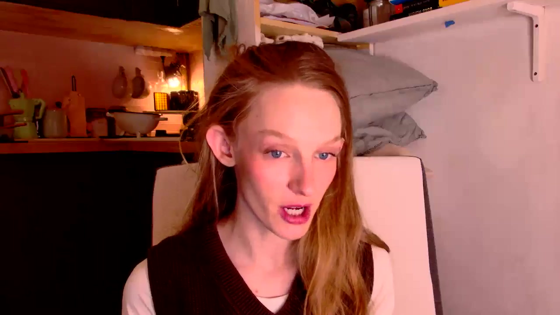 Gallery image thumbnail from Kinkywander's myfreecams stream on, 11/17/2024, 18:10 image 3 of 20