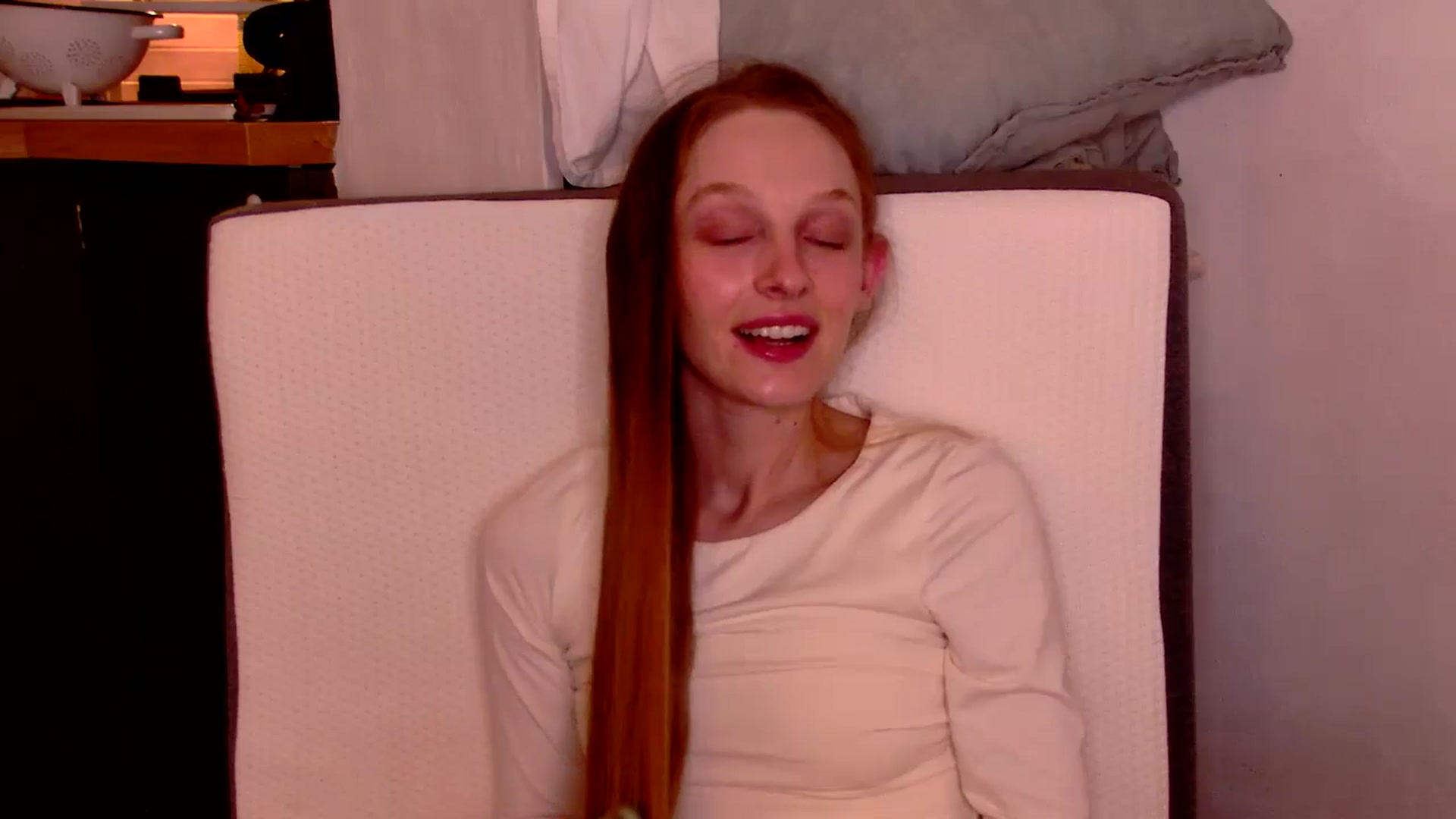 Gallery image thumbnail from Kinkywander's myfreecams stream on, 11/17/2024, 21:30 image 19 of 20
