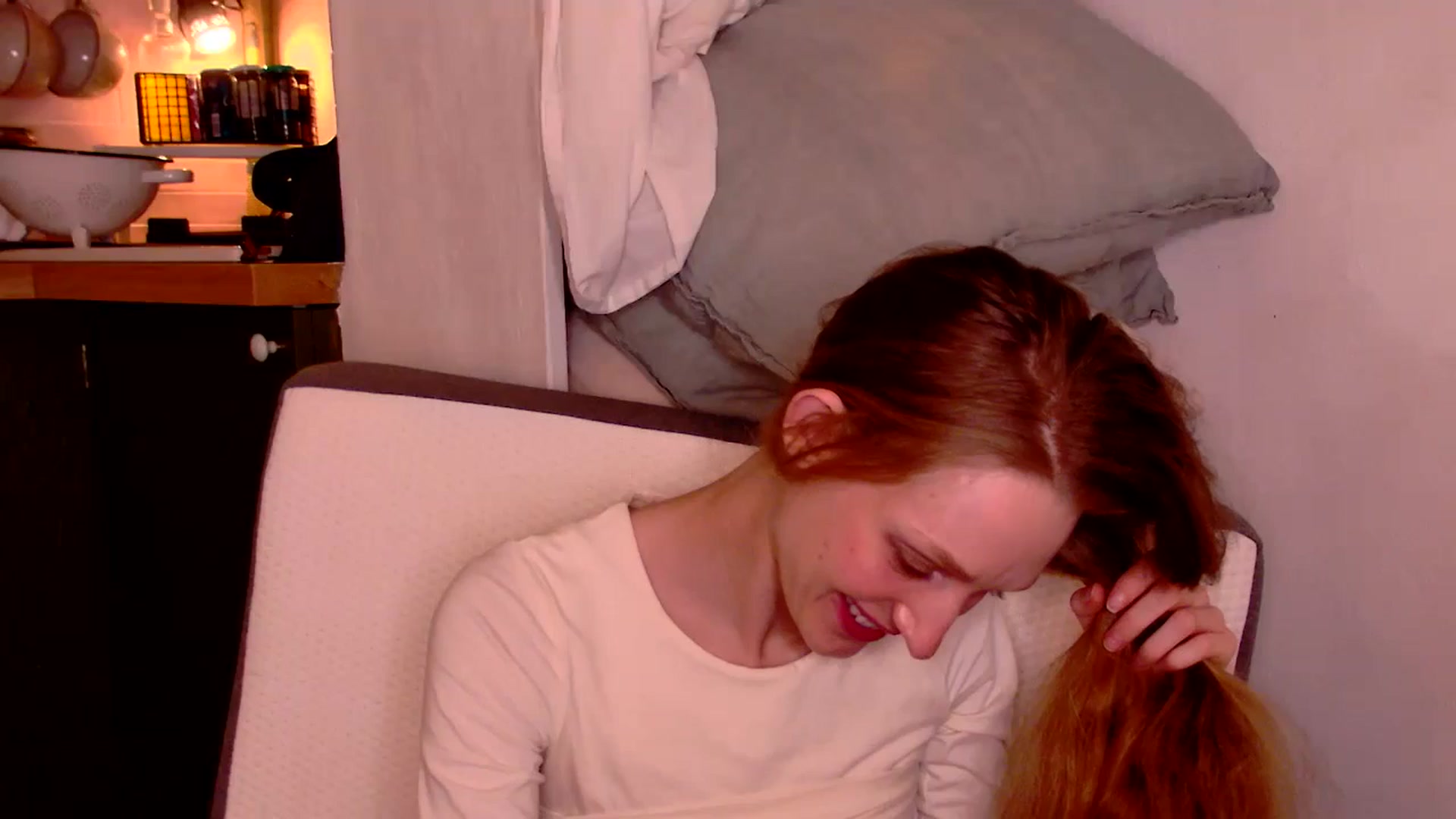 Gallery image thumbnail from Kinkywander's myfreecams stream on, 11/17/2024, 21:30 image 12 of 20