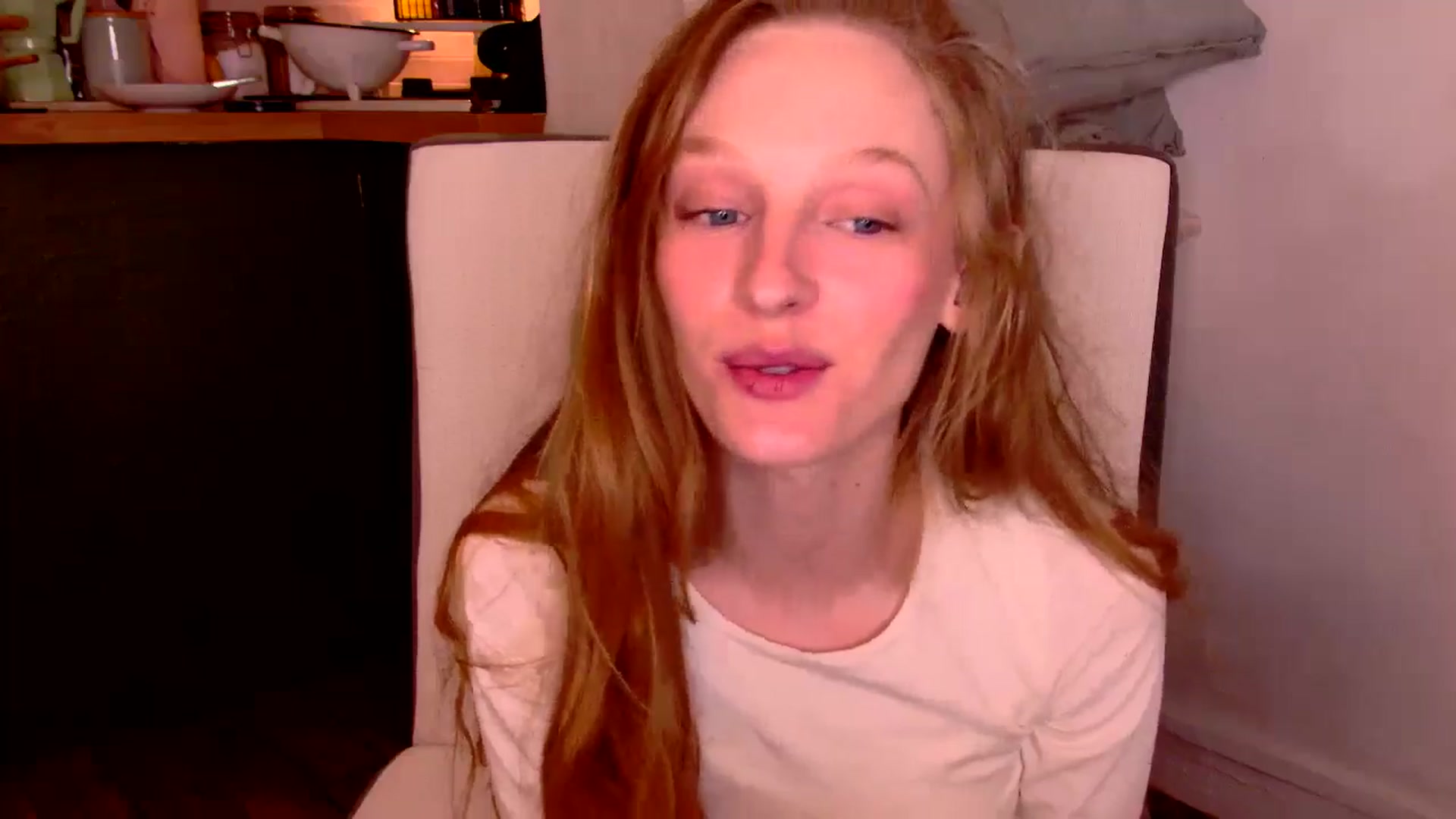 Gallery image thumbnail from Kinkywander's myfreecams stream on, 11/17/2024, 21:30 image 3 of 20