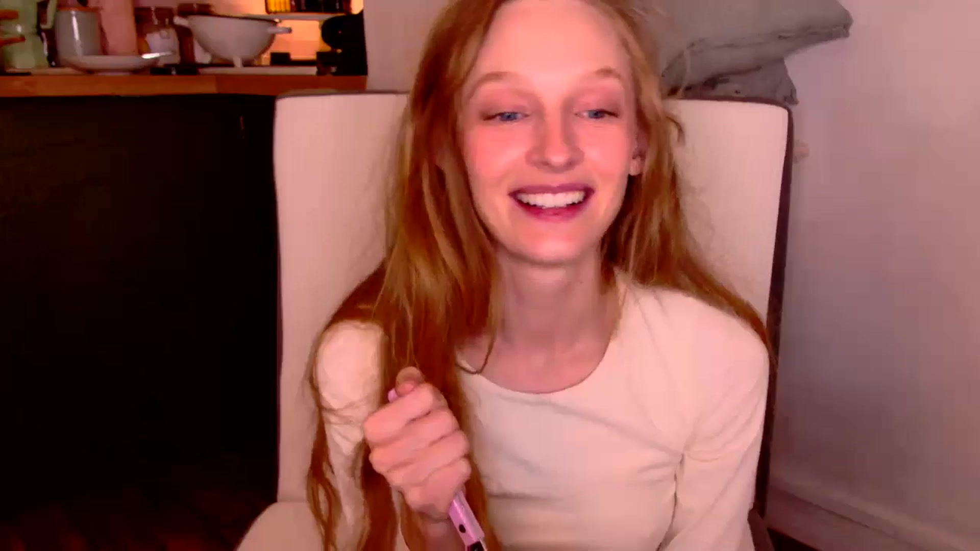 Gallery image thumbnail from Kinkywander's myfreecams stream on, 11/17/2024, 21:30 image 2 of 20