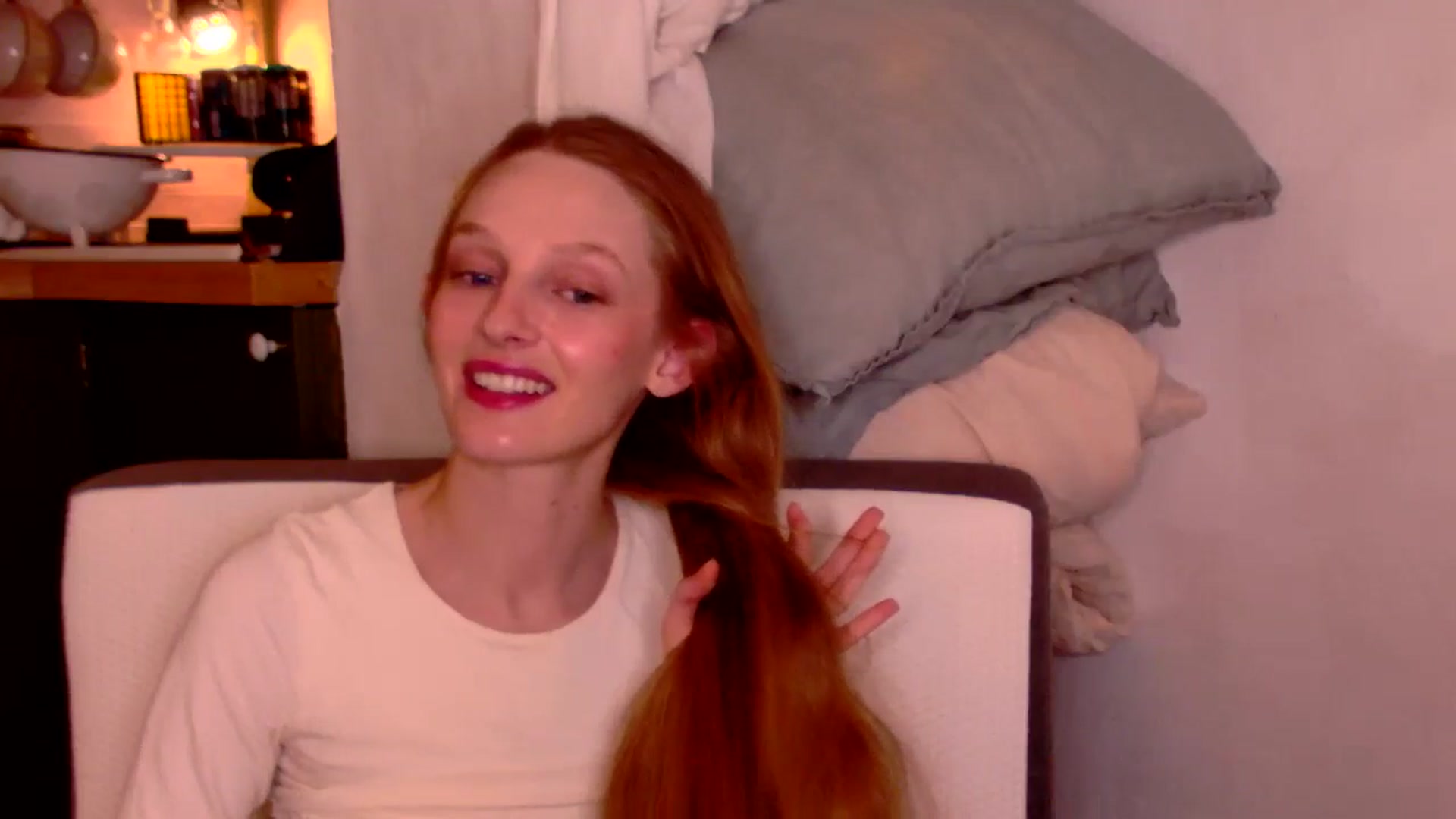 Gallery image thumbnail from Kinkywander's myfreecams stream on, 11/17/2024, 21:30 image 13 of 20