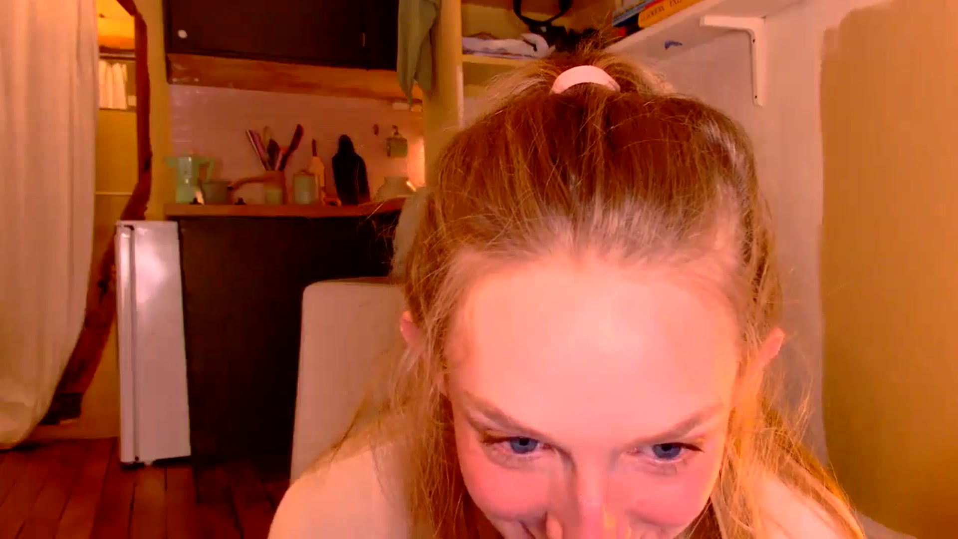 Gallery image thumbnail from Kinkywander's myfreecams stream on, 11/23/2024, 20:31 image 10 of 20