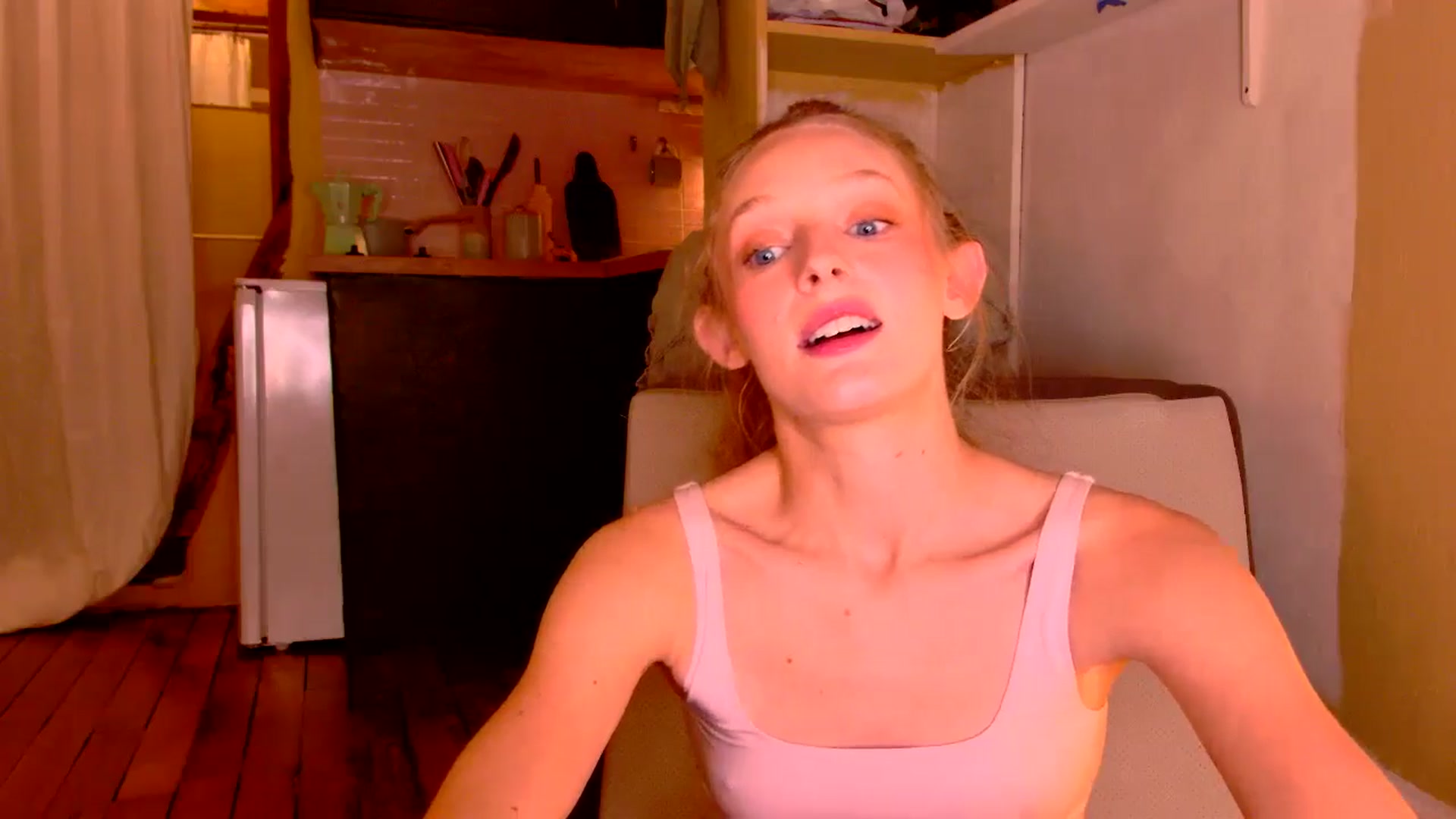 Gallery image thumbnail from Kinkywander's myfreecams stream on, 11/23/2024, 20:31 image 14 of 20