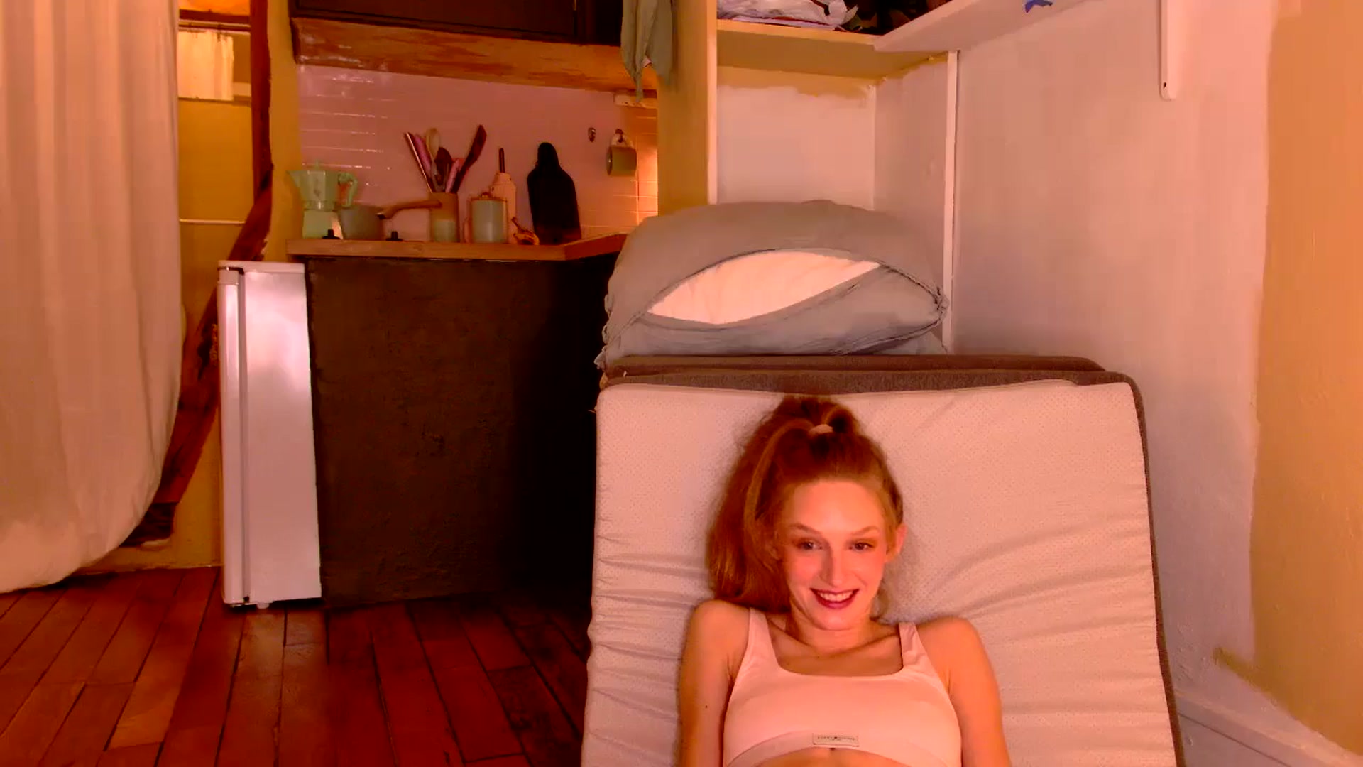 Gallery image thumbnail from Kinkywander's myfreecams stream on, 11/23/2024, 20:31 image 15 of 20