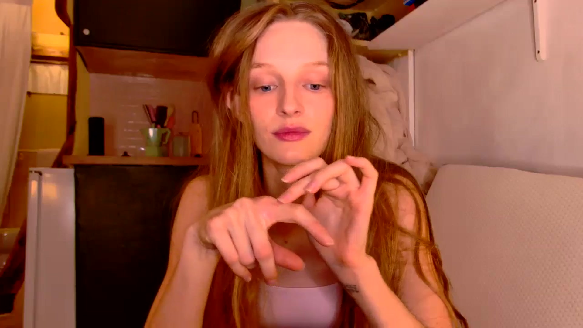 Gallery image thumbnail from Kinkywander's myfreecams stream on, 11/24/2024, 18:38 image 9 of 20