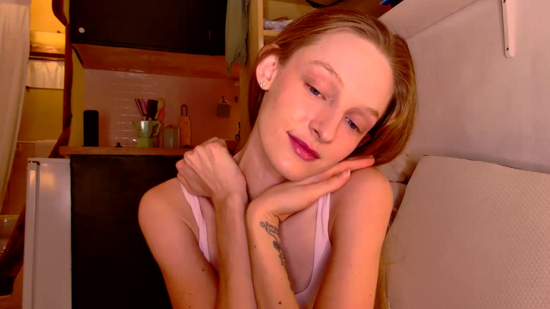 Gallery image thumbnail from Kinkywander's myfreecams stream on, 11/24/2024, 18:38 image 11 of 20