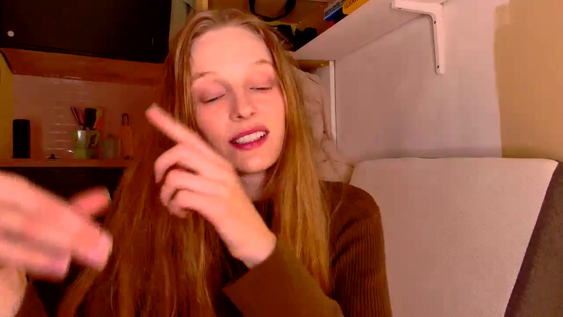 Gallery image thumbnail from Kinkywander's myfreecams stream on, 11/24/2024, 18:38 image 6 of 20