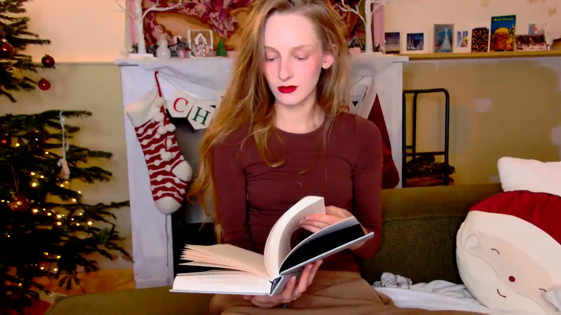 Gallery image thumbnail from Kinkywander's myfreecams stream on, 12/14/2024, 19:05 image 10 of 20