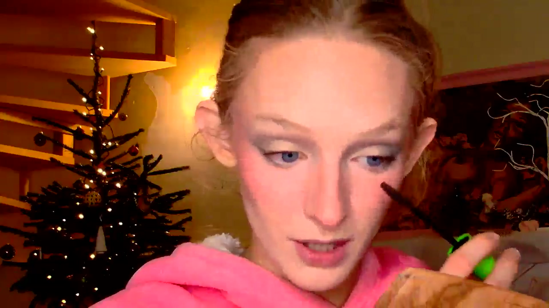 Gallery image thumbnail from Kinkywander's myfreecams stream on, 12/22/2024, 17:41 image 5 of 20