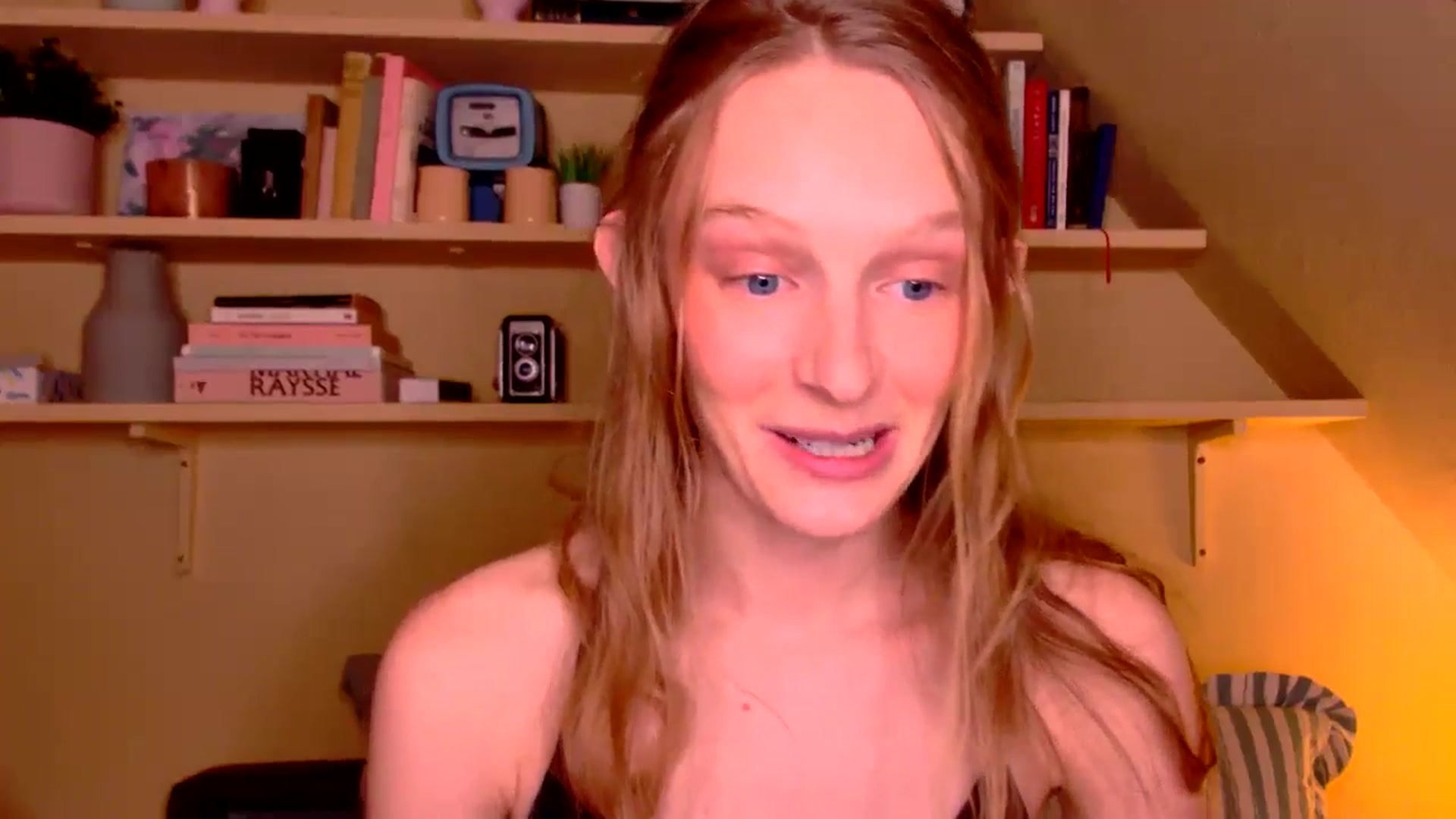 Gallery image thumbnail from Kinkywander's myfreecams stream on, 01/11/2025, 16:54 image 14 of 20