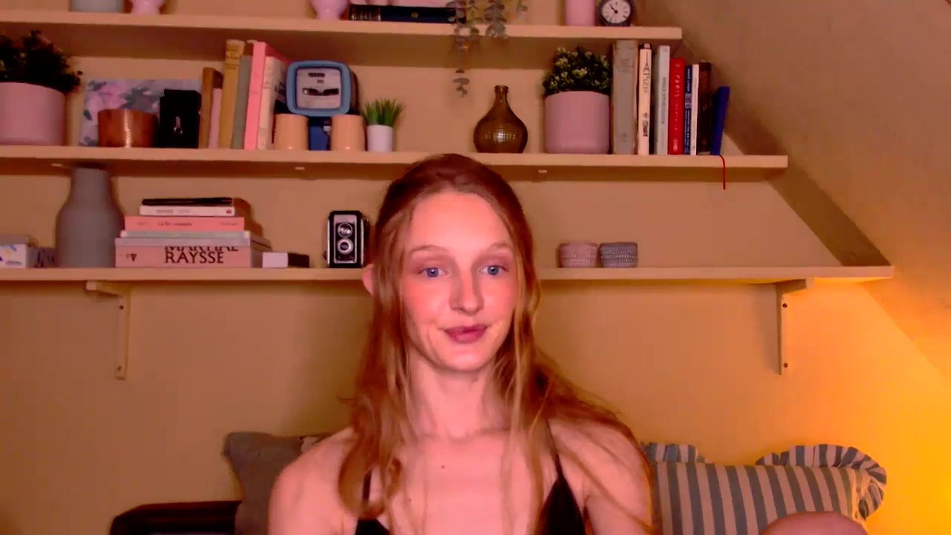 Gallery image thumbnail from Kinkywander's myfreecams stream on, 01/11/2025, 16:54 image 13 of 20