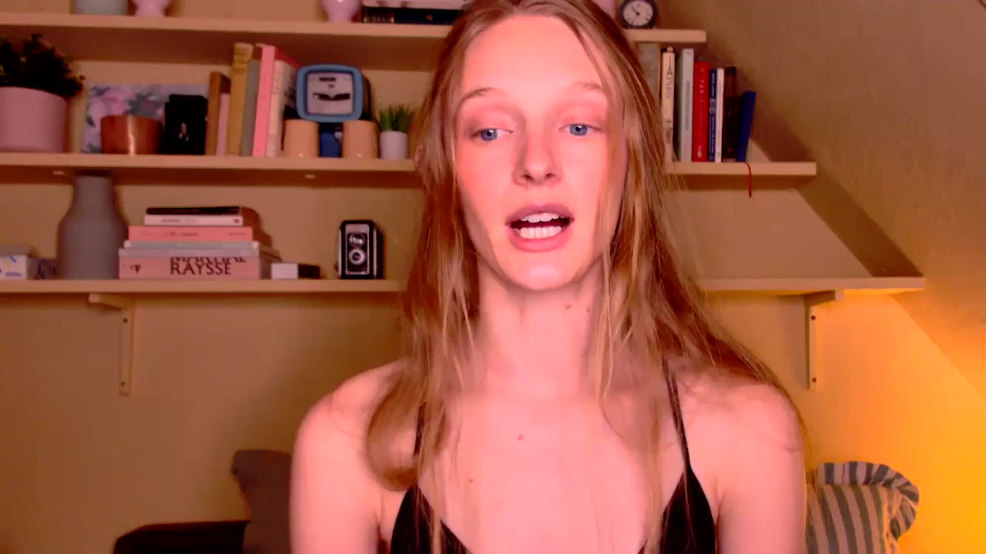 Gallery image thumbnail from Kinkywander's myfreecams stream on, 01/11/2025, 16:54 image 9 of 20