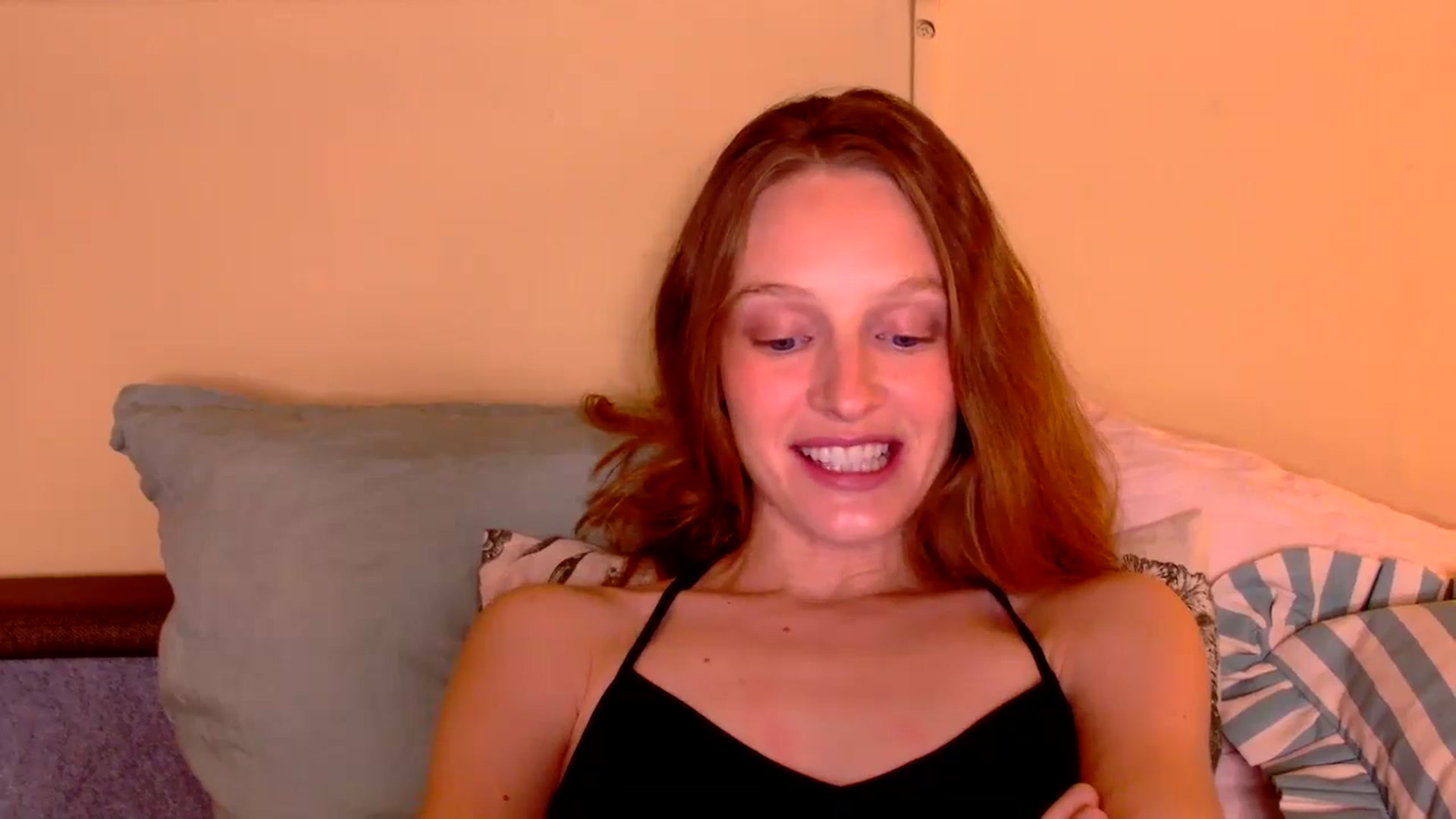 Gallery image thumbnail from Kinkywander's myfreecams stream on, 01/11/2025, 19:57 image 6 of 20
