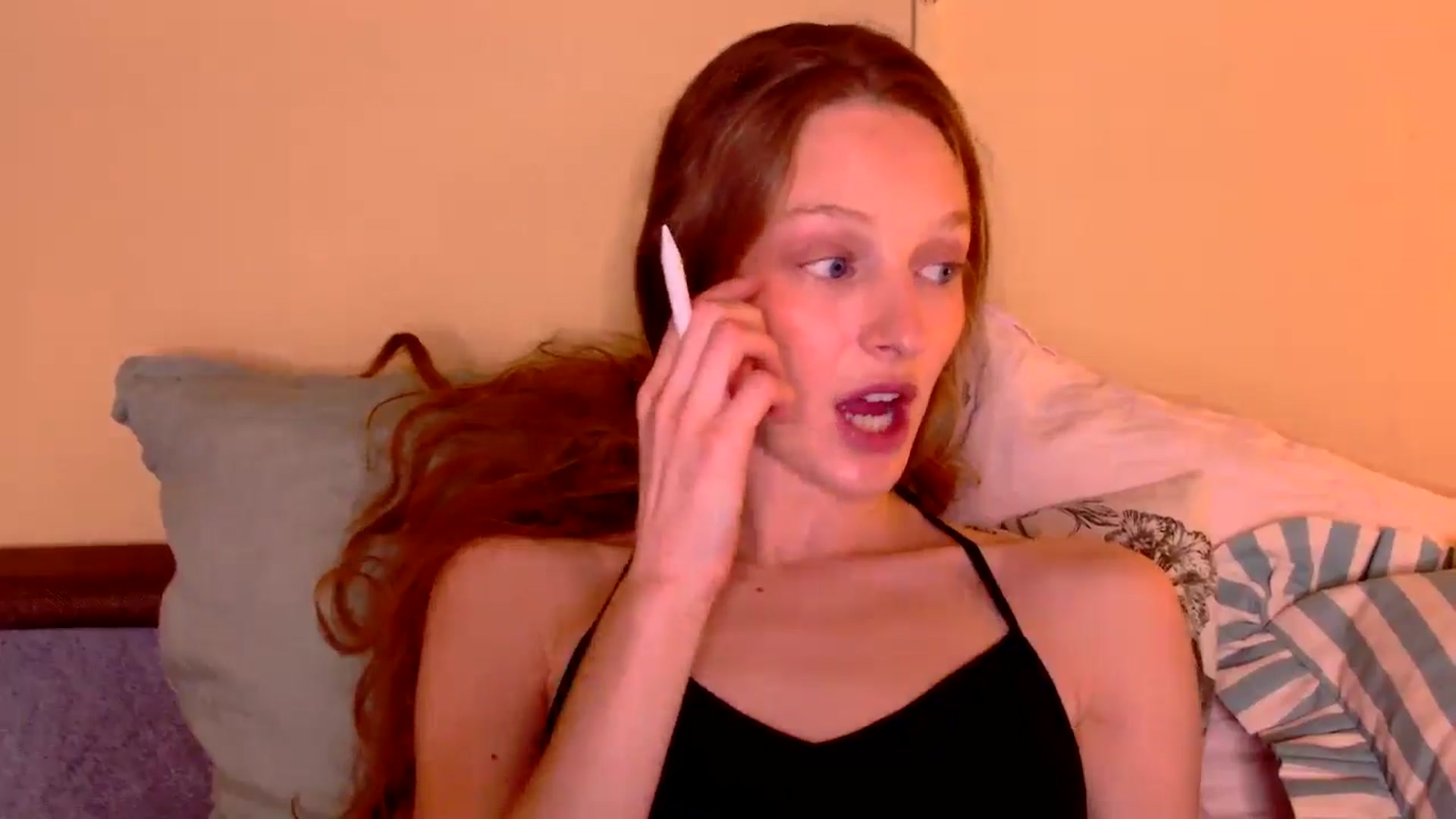 Gallery image thumbnail from Kinkywander's myfreecams stream on, 01/11/2025, 19:57 image 2 of 20