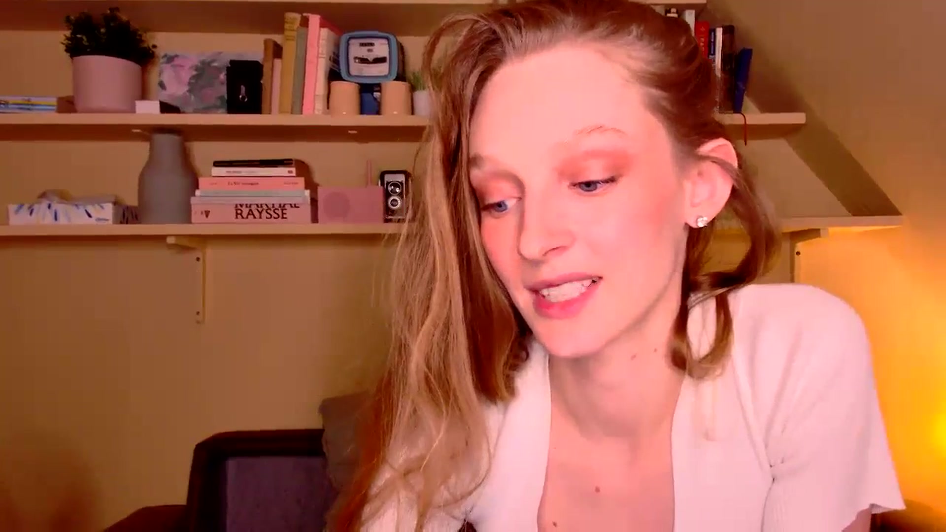 Gallery image thumbnail from Kinkywander's myfreecams stream on, 01/12/2025, 16:39 image 12 of 20