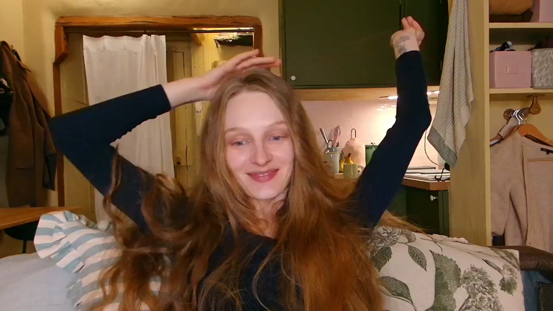 Gallery image thumbnail from Kinkywander's myfreecams stream on, 01/18/2025, 20:04 image 2 of 20