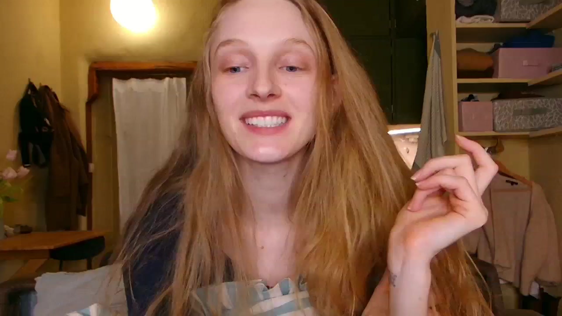 Gallery image thumbnail from Kinkywander's myfreecams stream on, 01/18/2025, 20:04 image 18 of 20