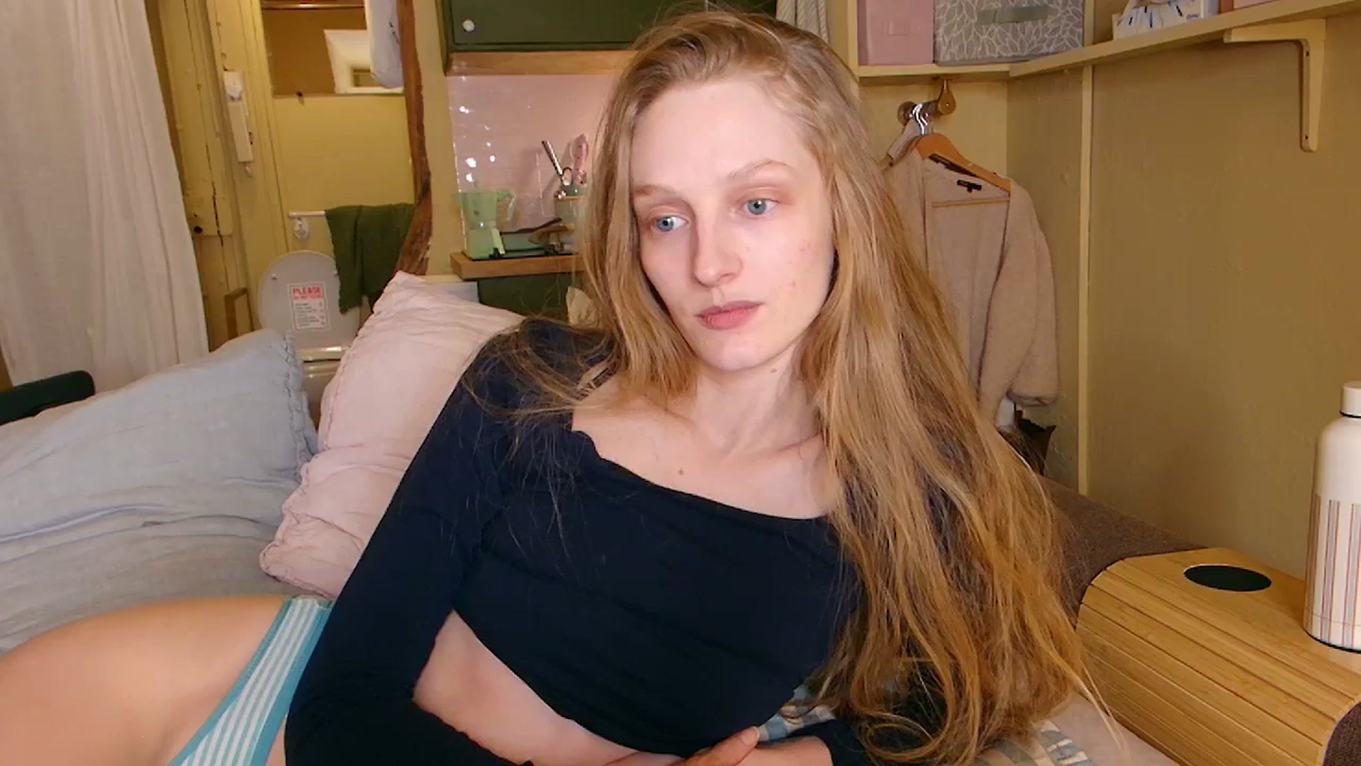 Gallery image thumbnail from Kinkywander's myfreecams stream on, 01/18/2025, 20:04 image 14 of 20