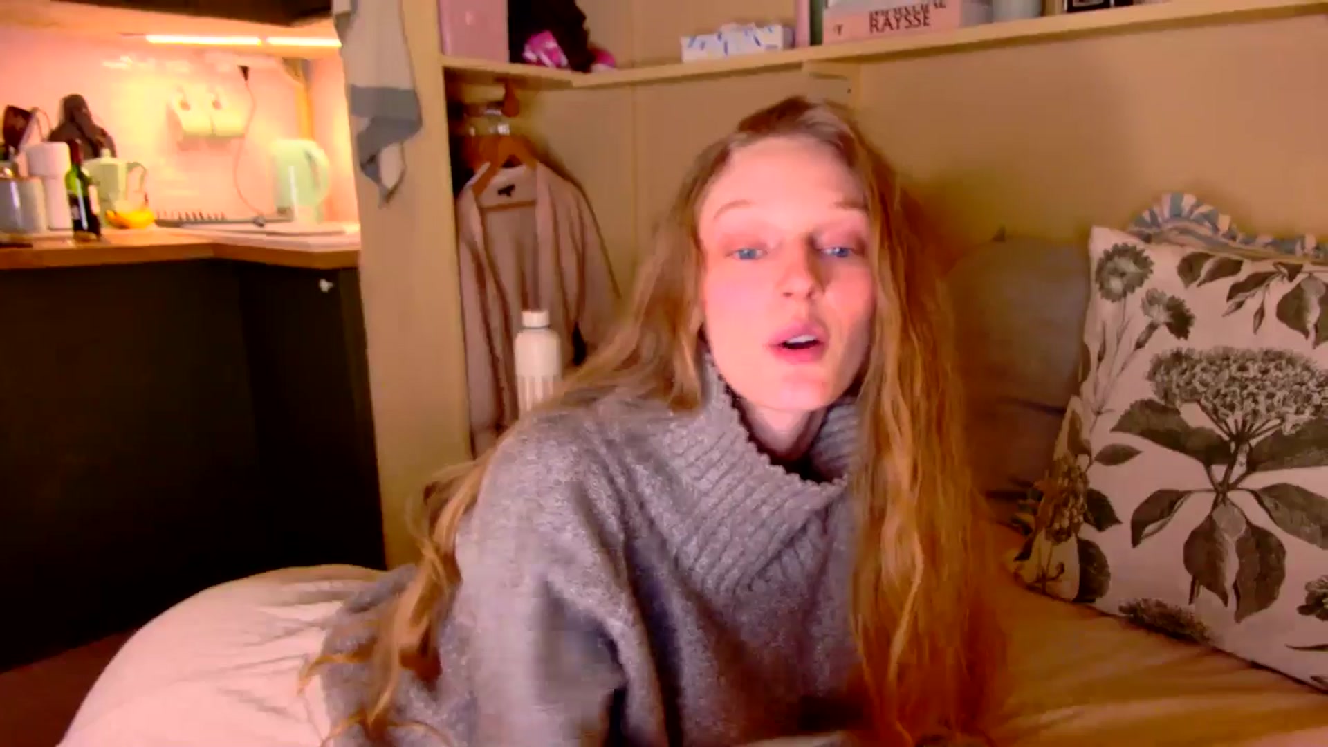 Gallery image thumbnail from Kinkywander's myfreecams stream on, 02/02/2025, 19:23 image 17 of 20