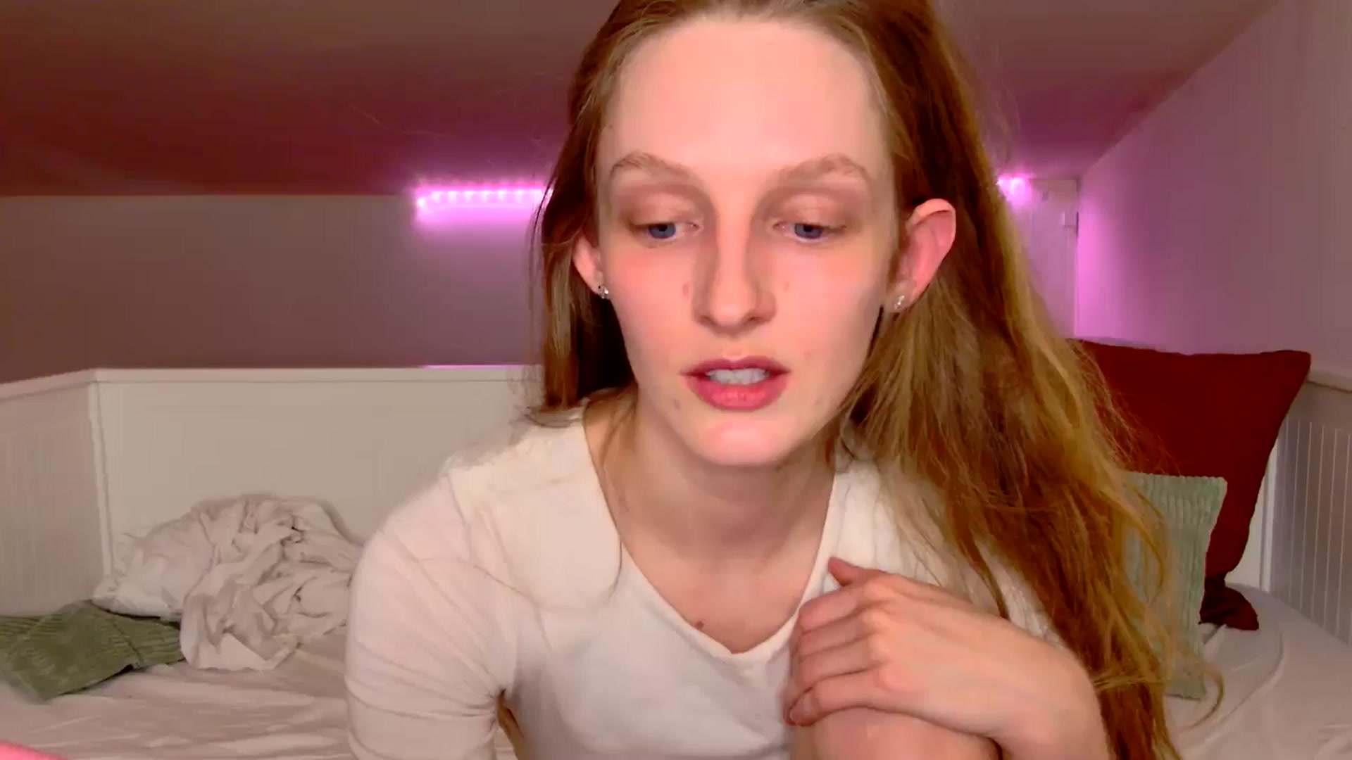 Gallery image thumbnail from Kinkywander's myfreecams stream on, 02/08/2025, 18:04 image 7 of 20