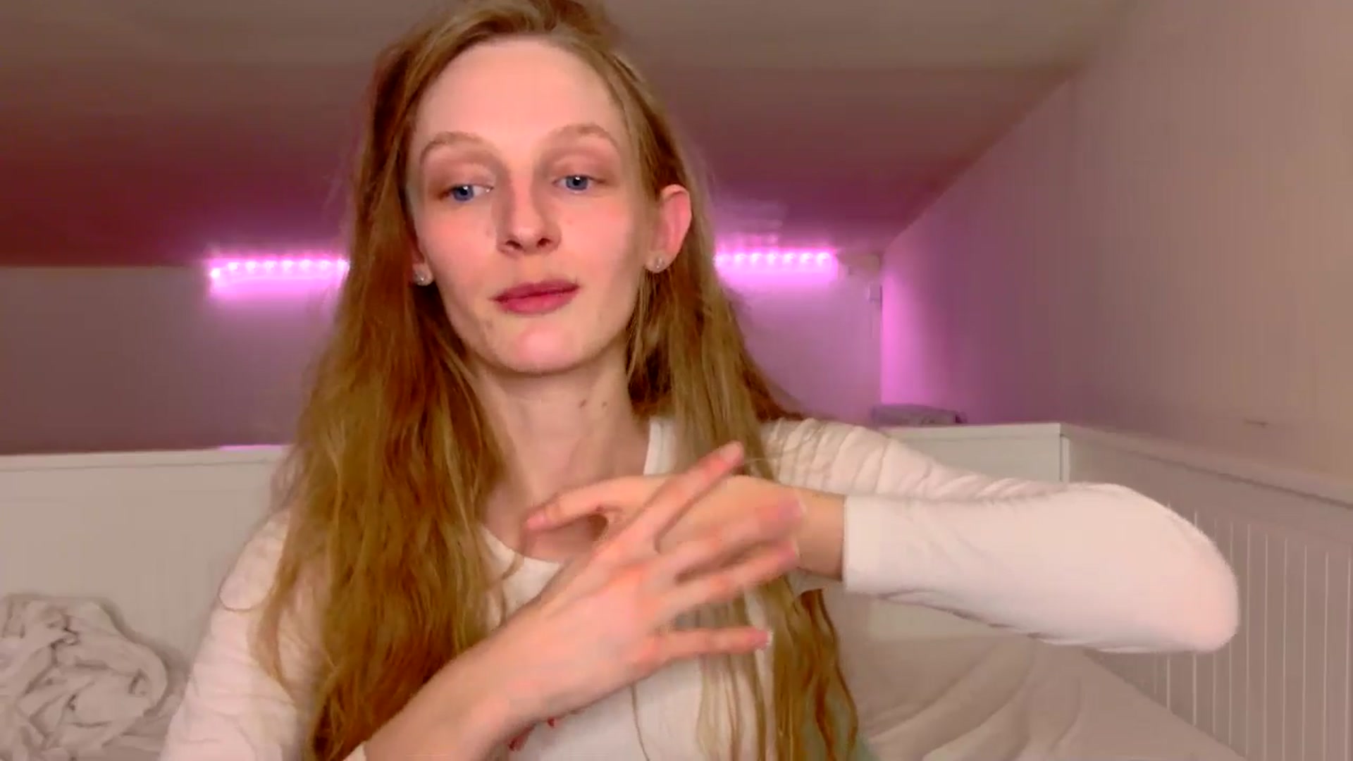 Gallery image thumbnail from Kinkywander's myfreecams stream on, 02/08/2025, 18:04 image 13 of 20