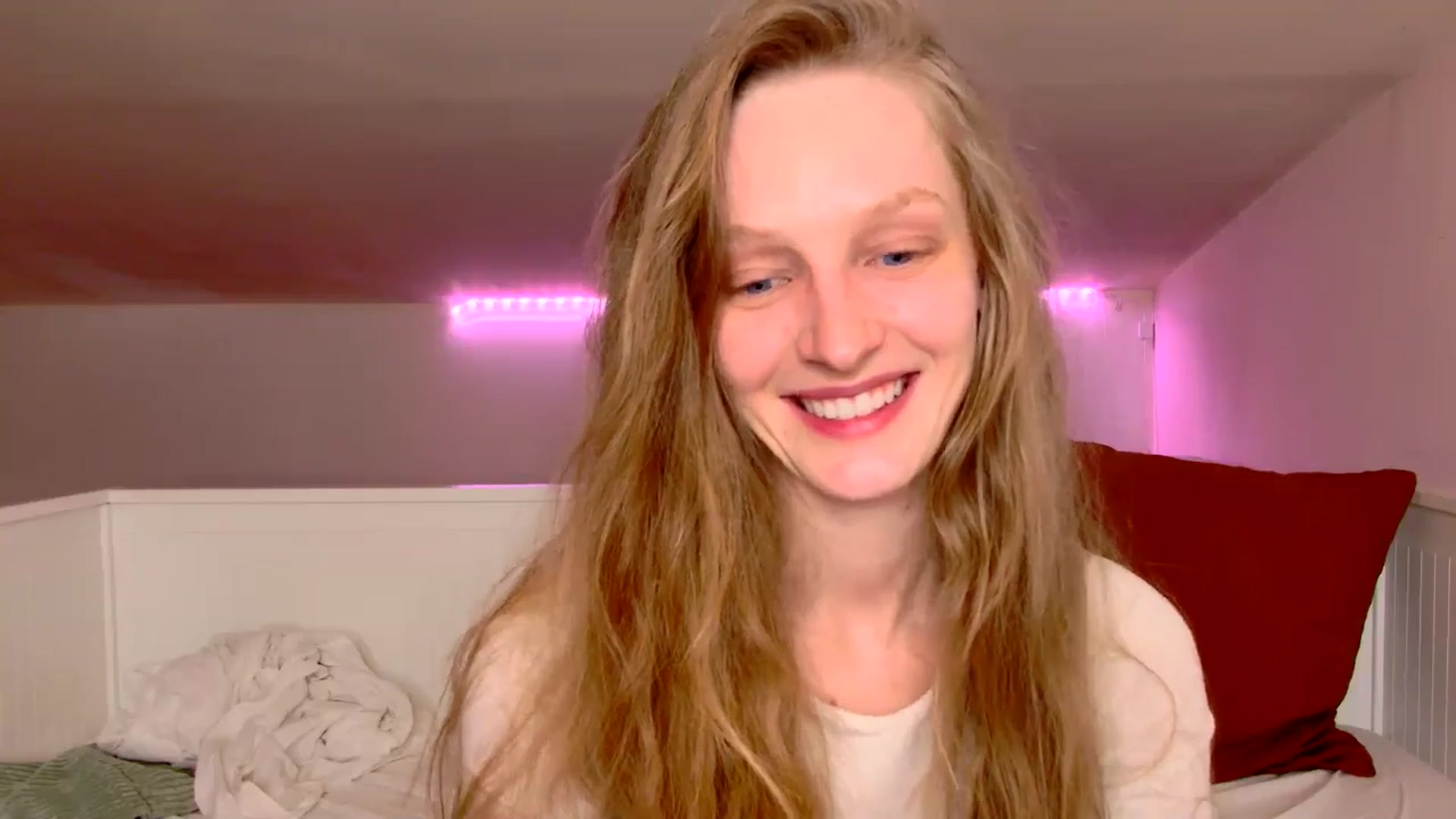 Gallery image thumbnail from Kinkywander's myfreecams stream on, 02/08/2025, 18:04 image 3 of 20