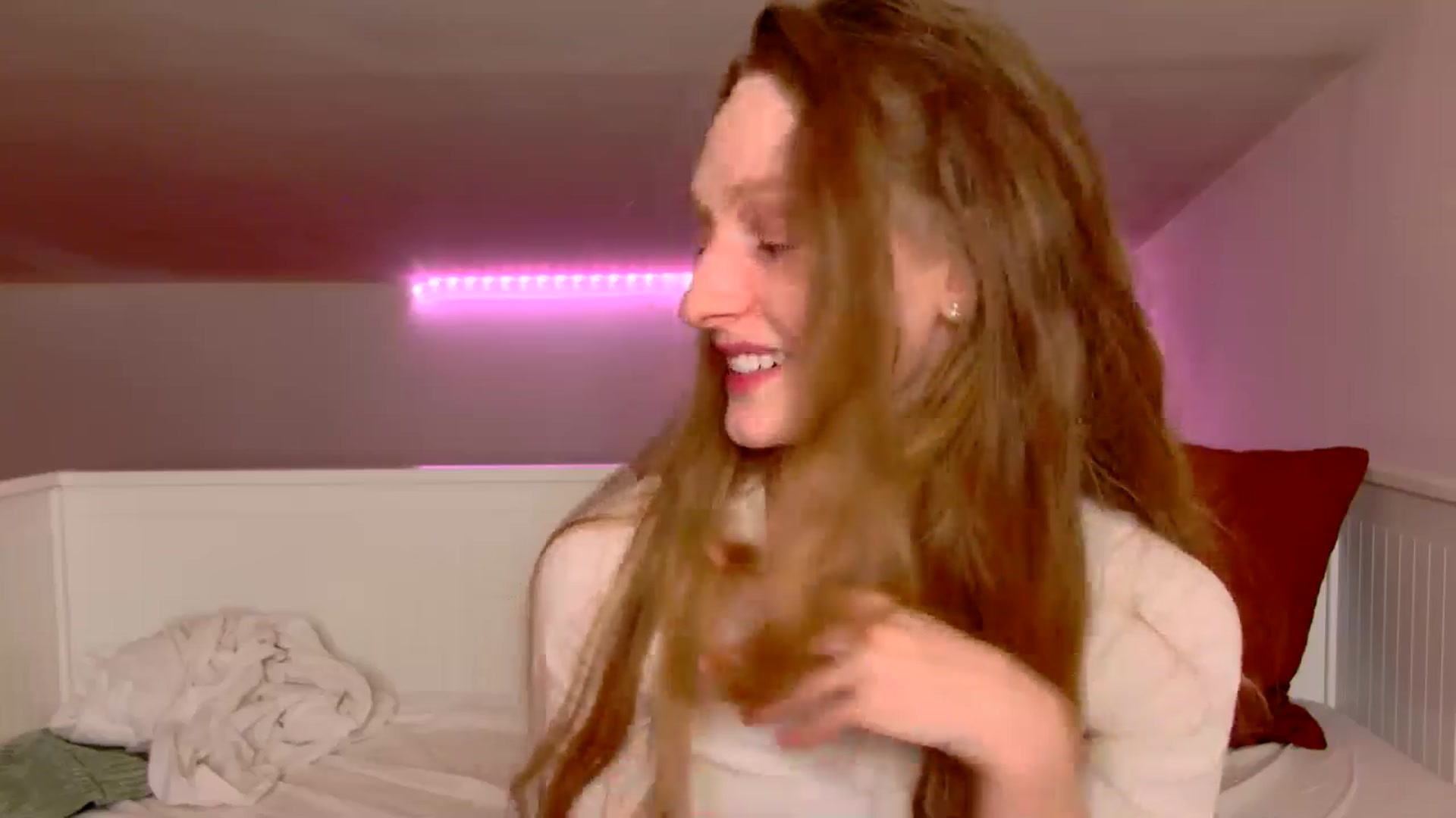 Gallery image thumbnail from Kinkywander's myfreecams stream on, 02/08/2025, 18:04 image 4 of 20