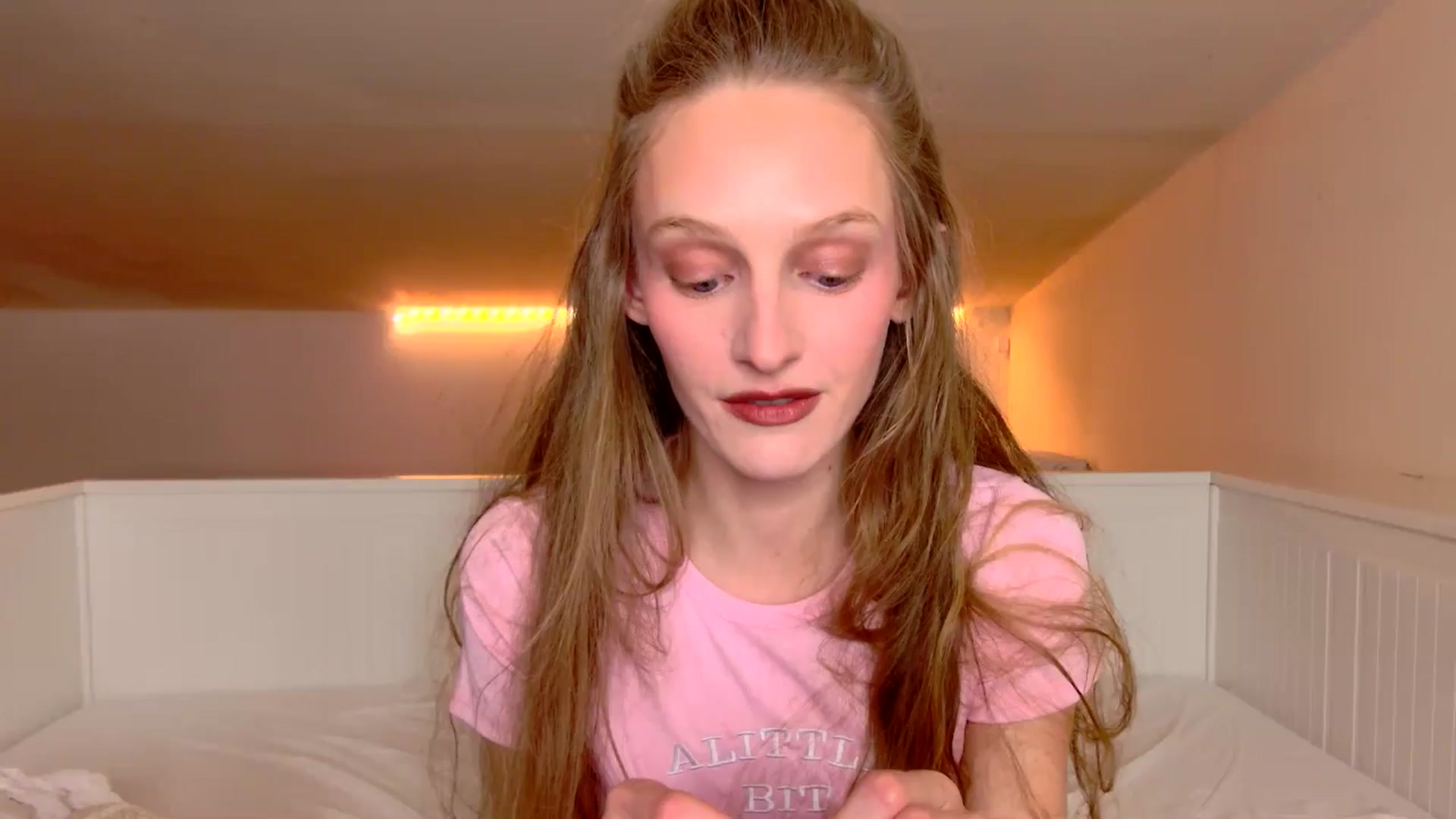 Gallery image thumbnail from Kinkywander's myfreecams stream on, 02/09/2025, 19:17 image 15 of 20
