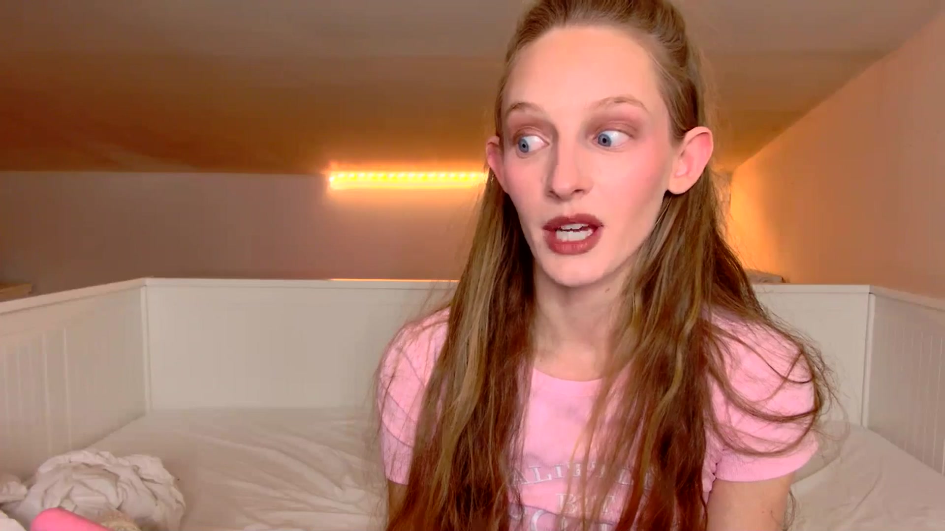 Gallery image thumbnail from Kinkywander's myfreecams stream on, 02/09/2025, 19:17 image 20 of 20