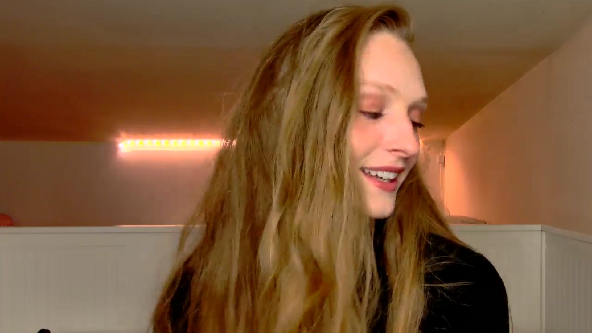 Gallery image thumbnail from Kinkywander's myfreecams stream on, 02/22/2025, 16:15 image 3 of 20