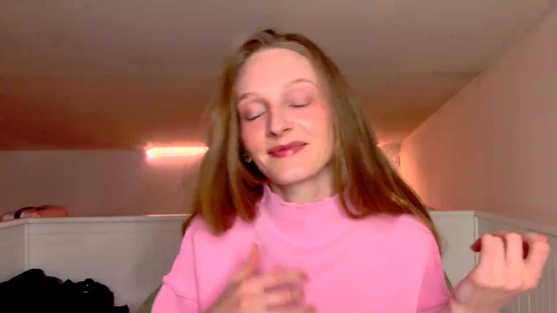 Gallery image thumbnail from Kinkywander's myfreecams stream on, 03/01/2025, 15:07 image 14 of 20