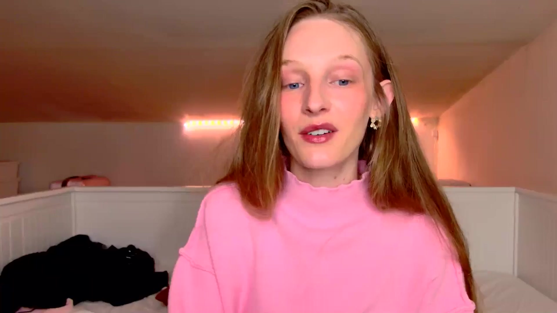 Gallery image thumbnail from Kinkywander's myfreecams stream on, 03/01/2025, 15:07 image 16 of 20