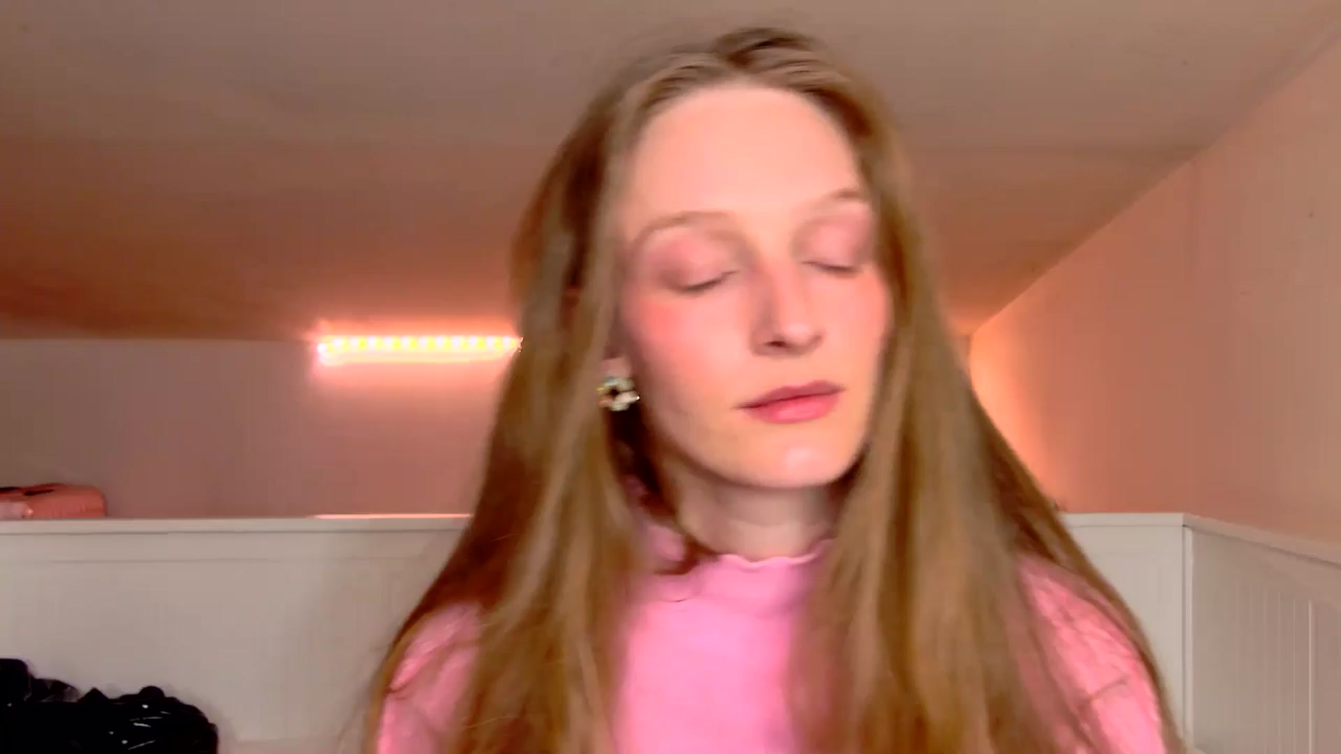 Gallery image thumbnail from Kinkywander's myfreecams stream on, 03/01/2025, 16:49 image 1 of 20