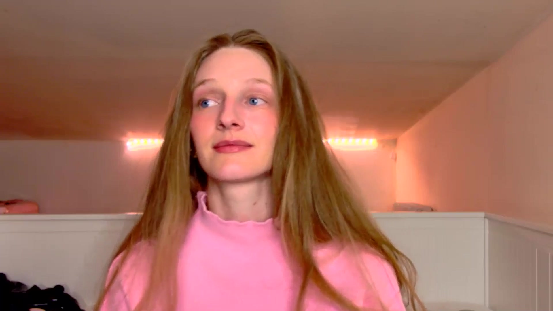 Gallery image thumbnail from Kinkywander's myfreecams stream on, 03/01/2025, 18:52 image 12 of 20