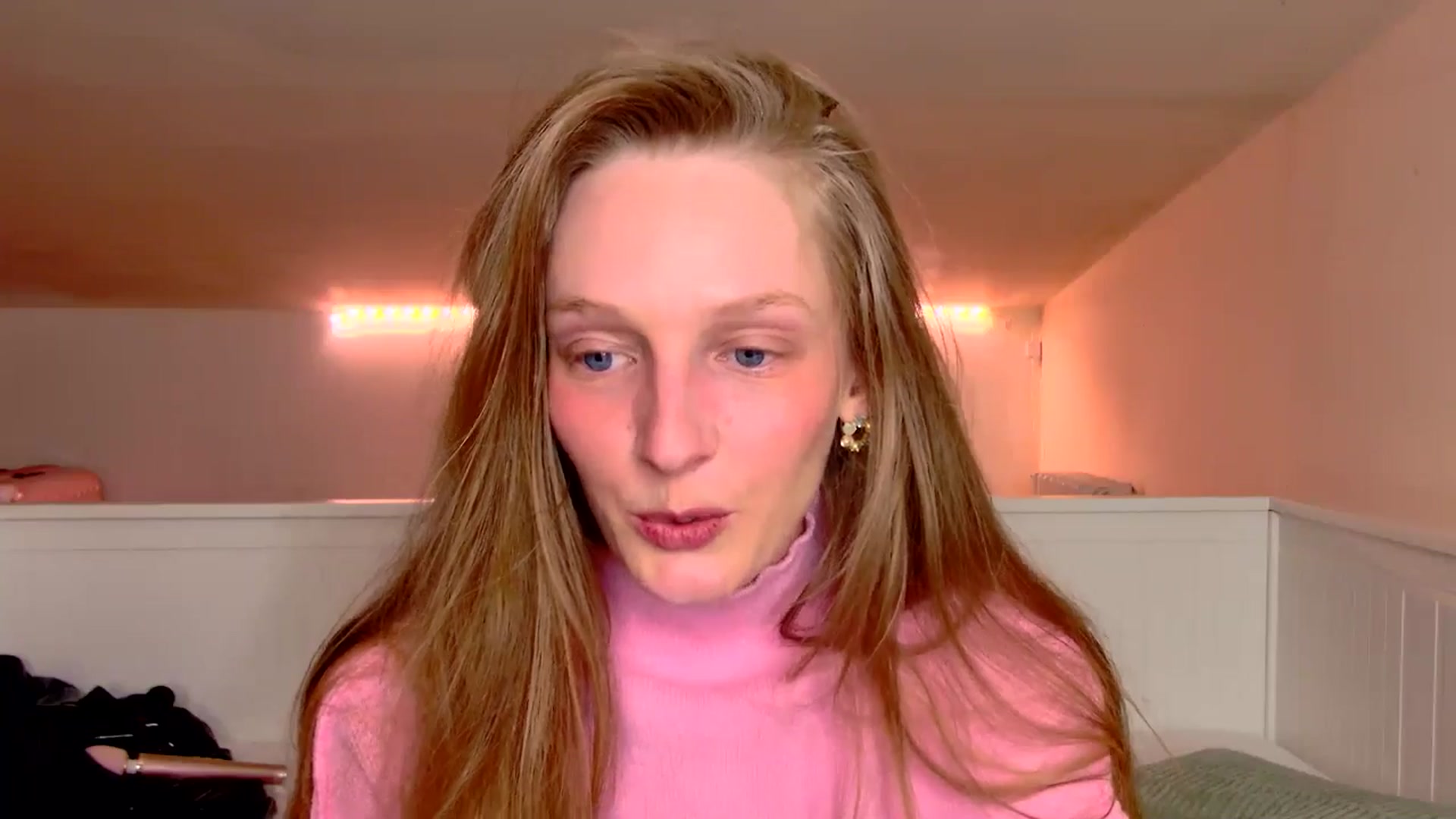 Gallery image thumbnail from Kinkywander's myfreecams stream on, 03/01/2025, 18:52 image 17 of 20