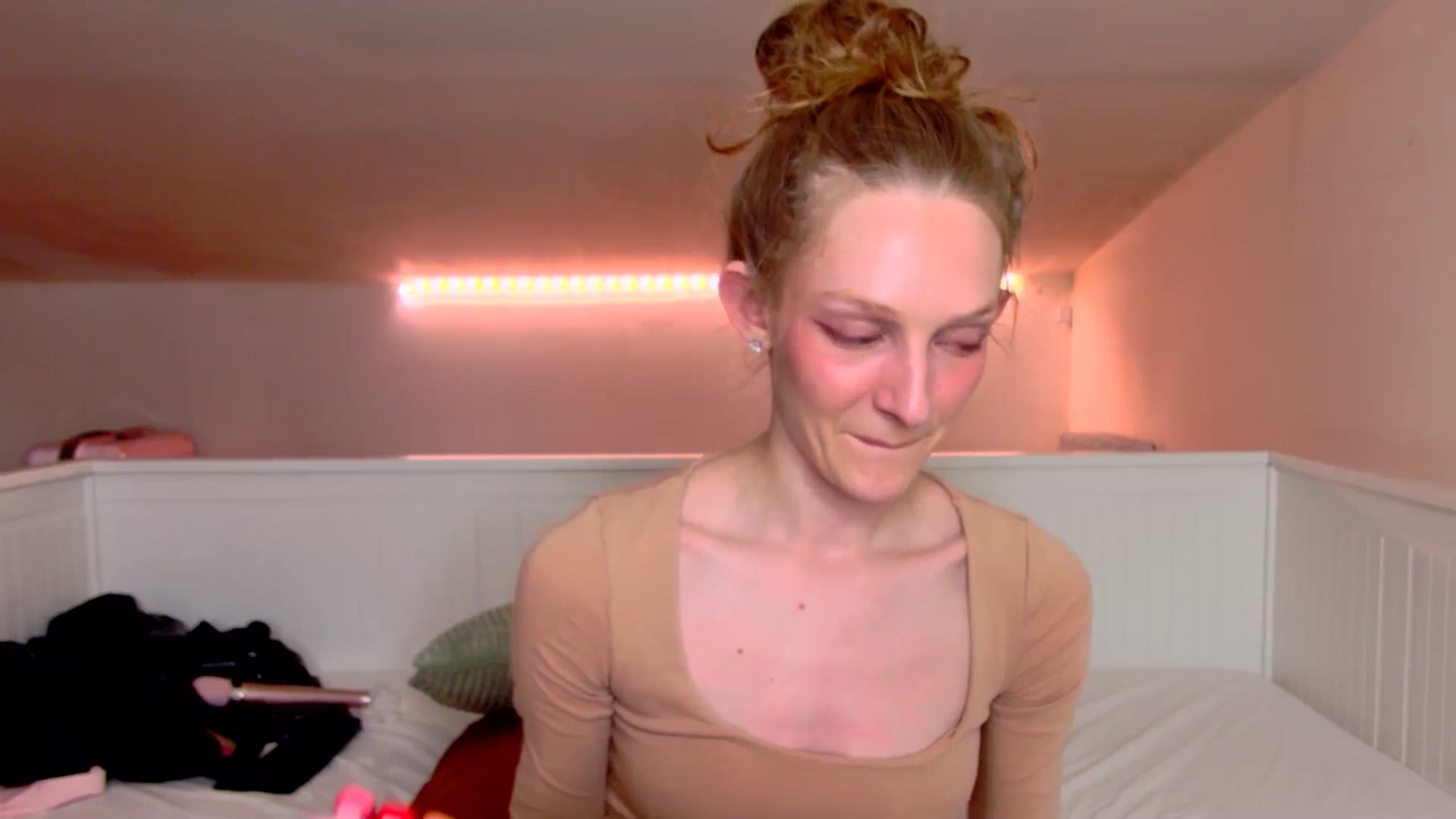 Gallery image thumbnail from Kinkywander's myfreecams stream on, 03/02/2025, 19:27 image 17 of 20