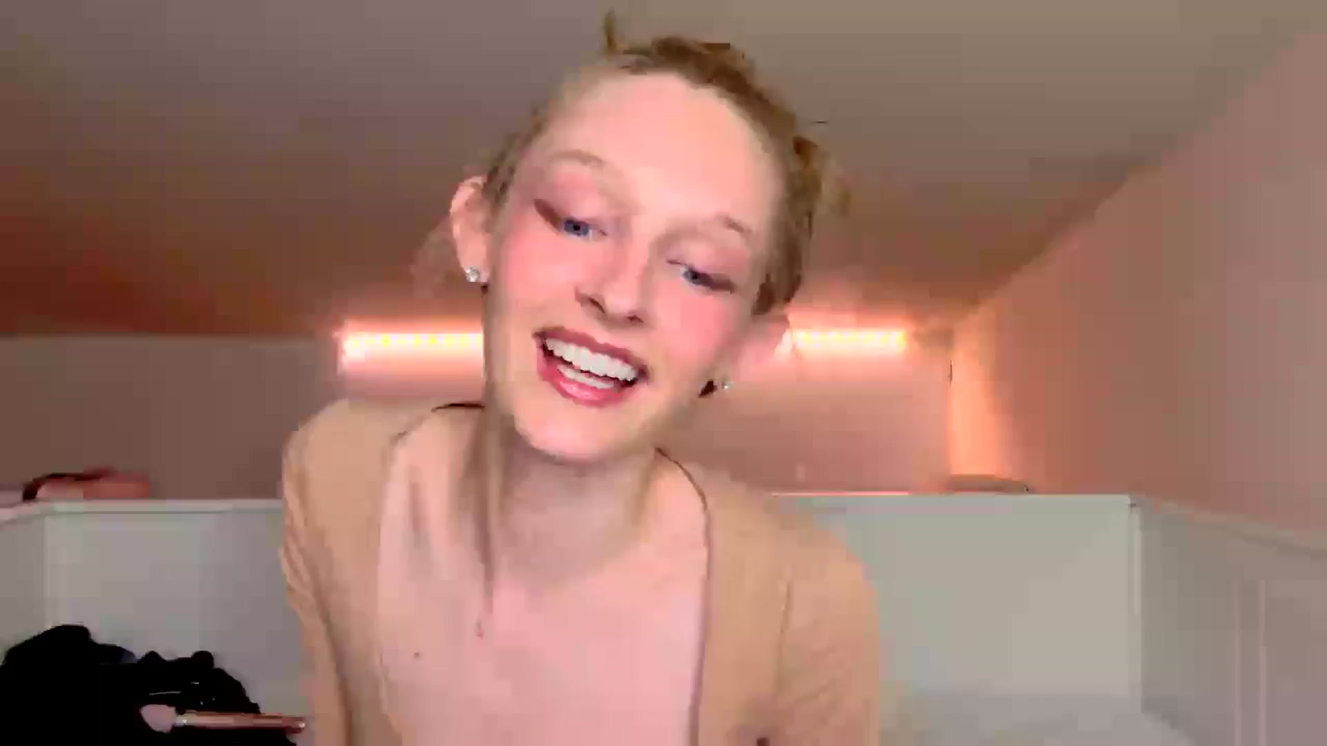 Gallery image thumbnail from Kinkywander's myfreecams stream on, 03/02/2025, 19:27 image 9 of 20