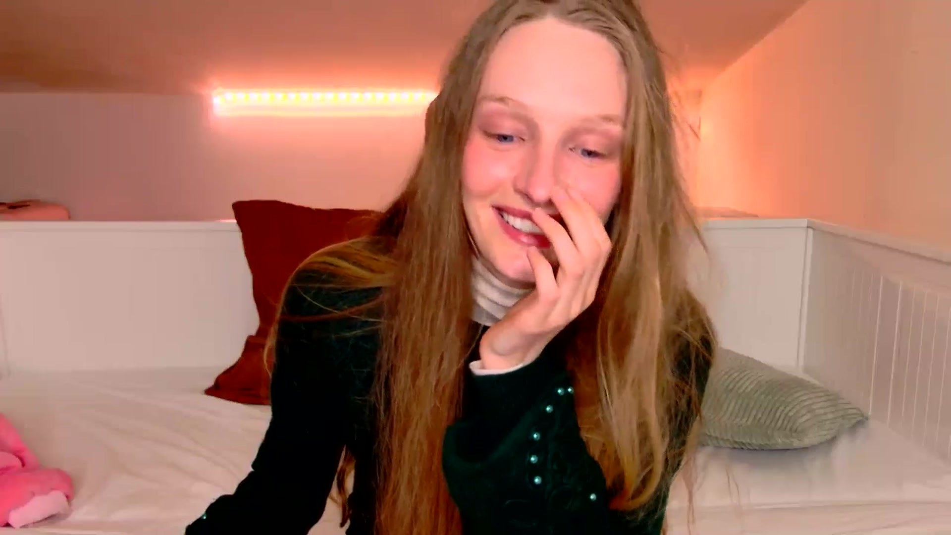 Gallery image thumbnail from Kinkywander's myfreecams stream on, 03/08/2025, 18:19 image 17 of 20