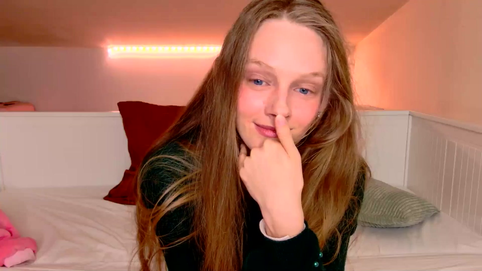 Gallery image thumbnail from Kinkywander's myfreecams stream on, 03/08/2025, 18:19 image 20 of 20
