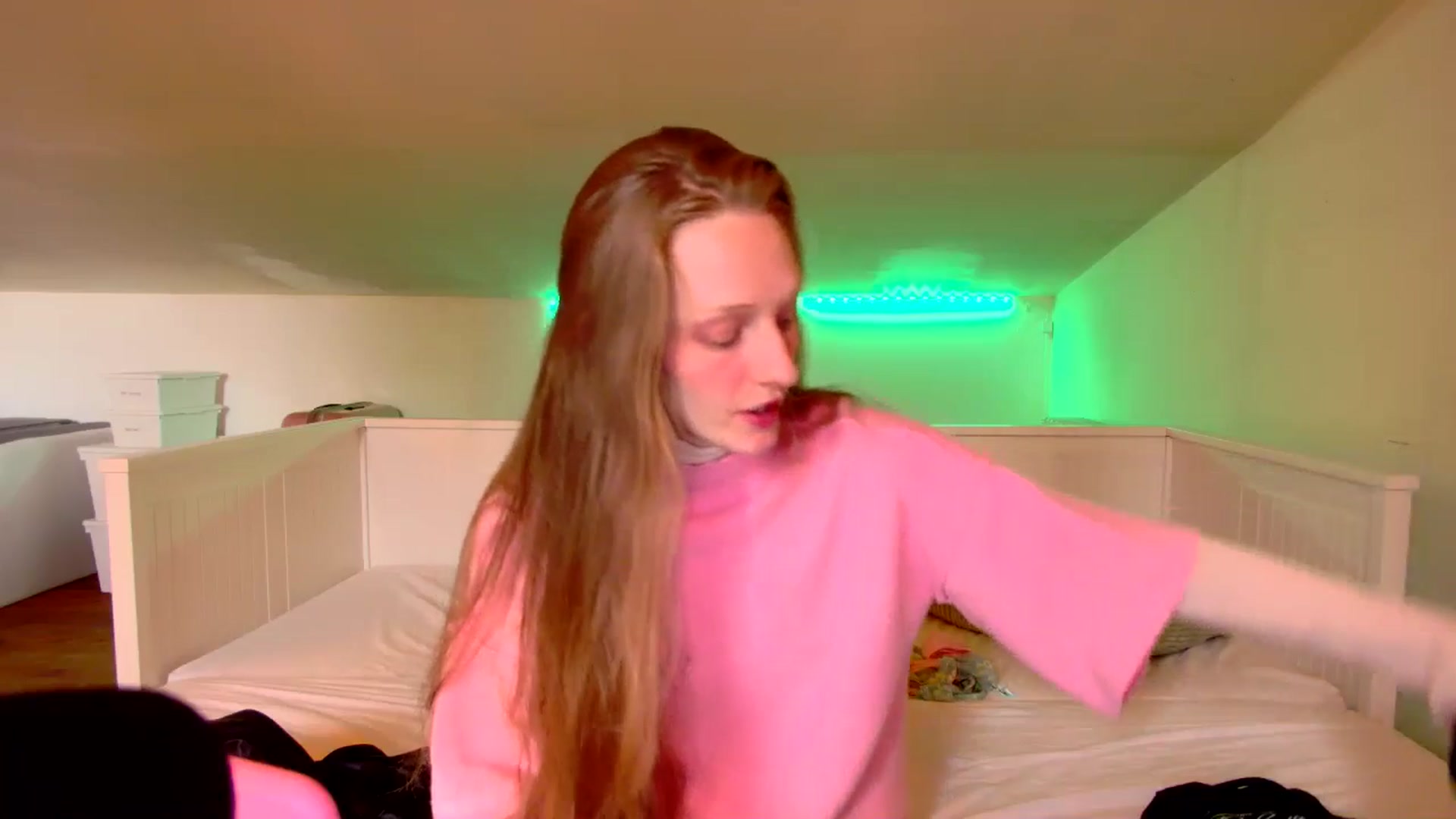 Gallery image thumbnail from Kinkywander's myfreecams stream on, 03/23/2025, 18:43 image 9 of 20