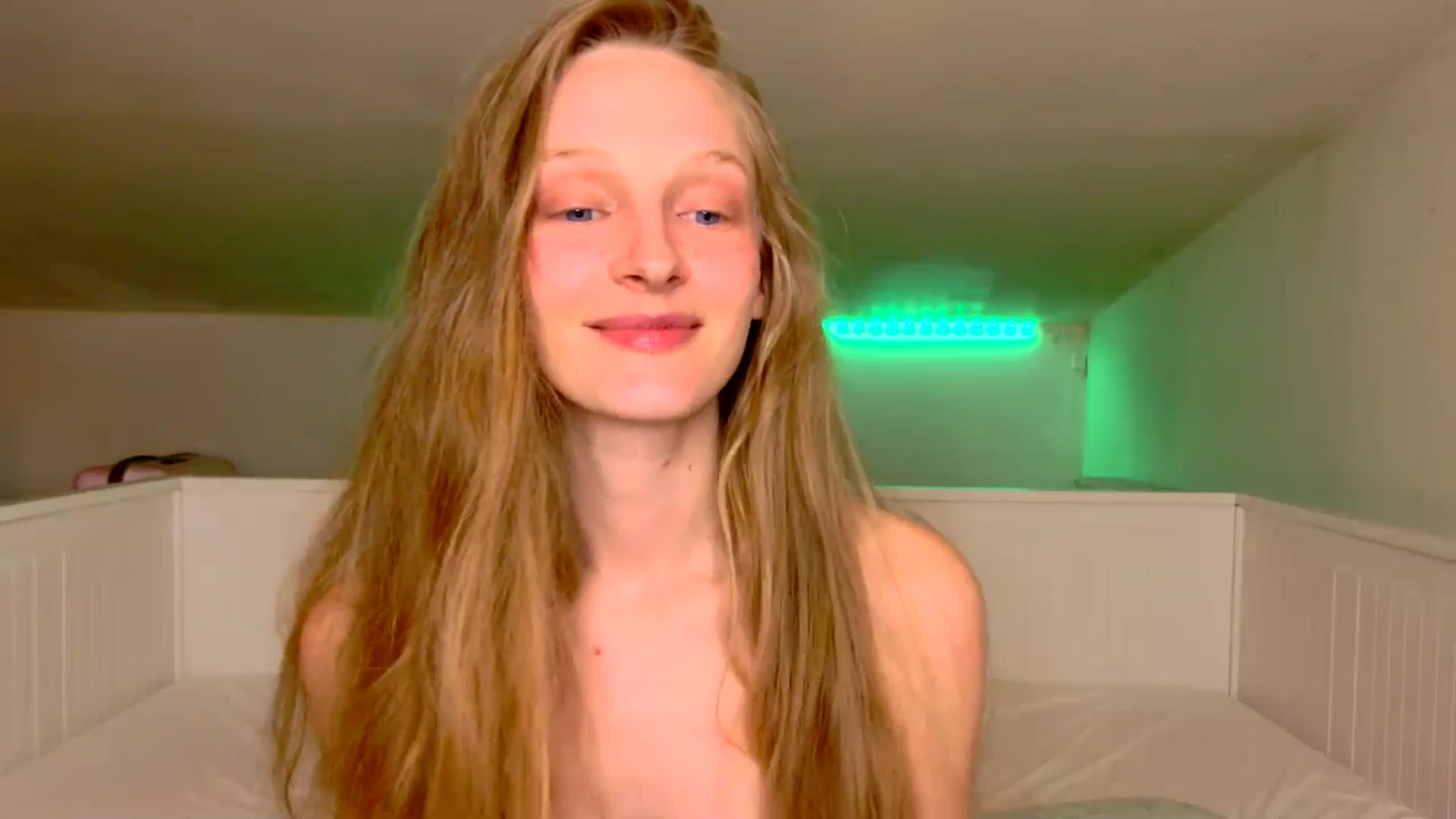 Gallery image thumbnail from Kinkywander's myfreecams stream on, 03/23/2025, 18:43 image 19 of 20