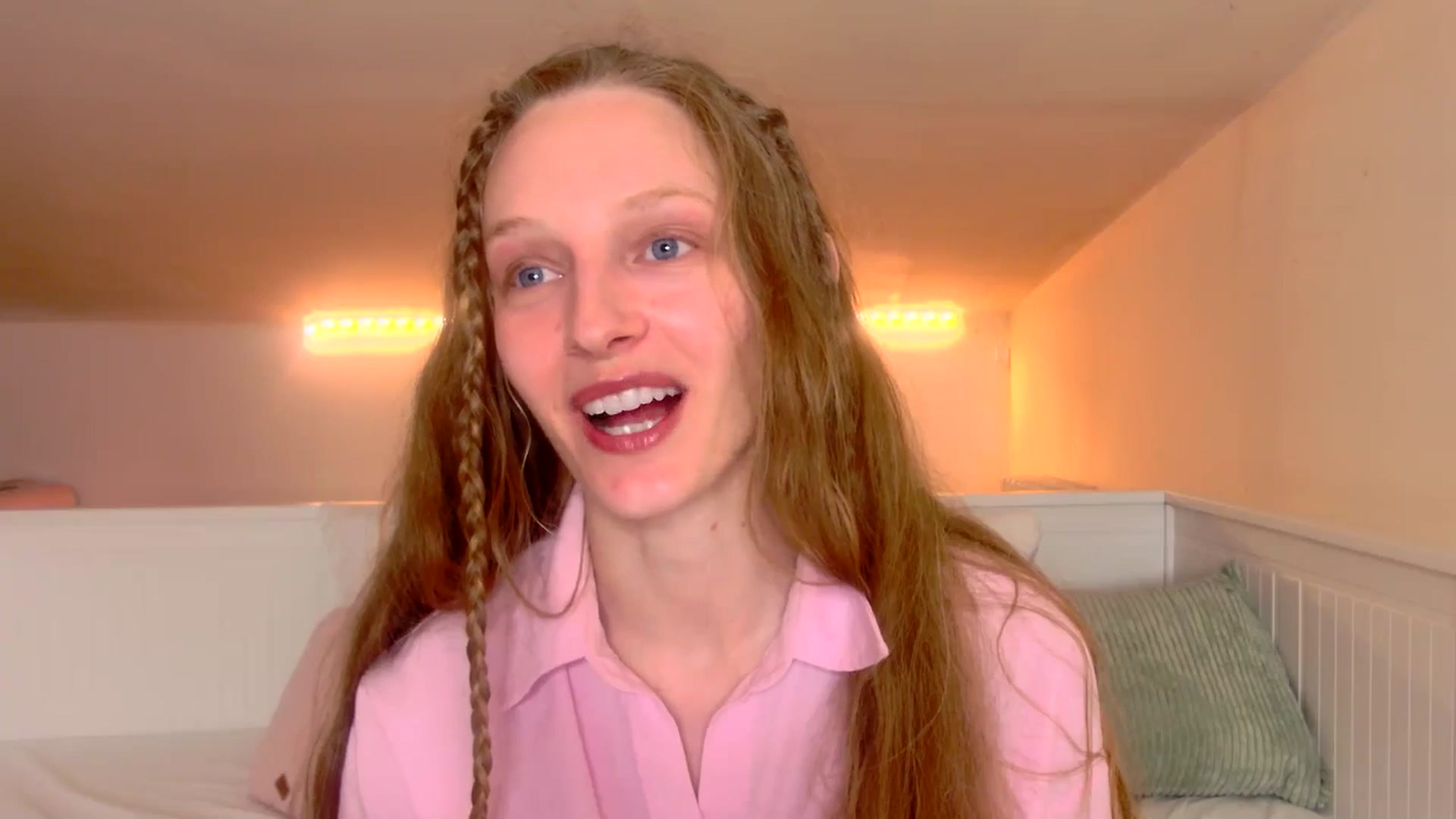 Gallery image thumbnail from Kinkywander's myfreecams stream on, 03/29/2025, 15:43 image 14 of 20