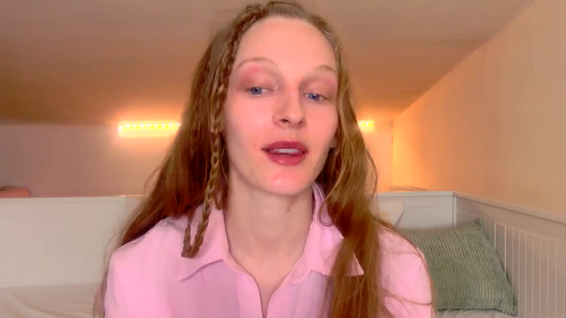 Gallery image thumbnail from Kinkywander's myfreecams stream on, 03/29/2025, 15:43 image 9 of 20
