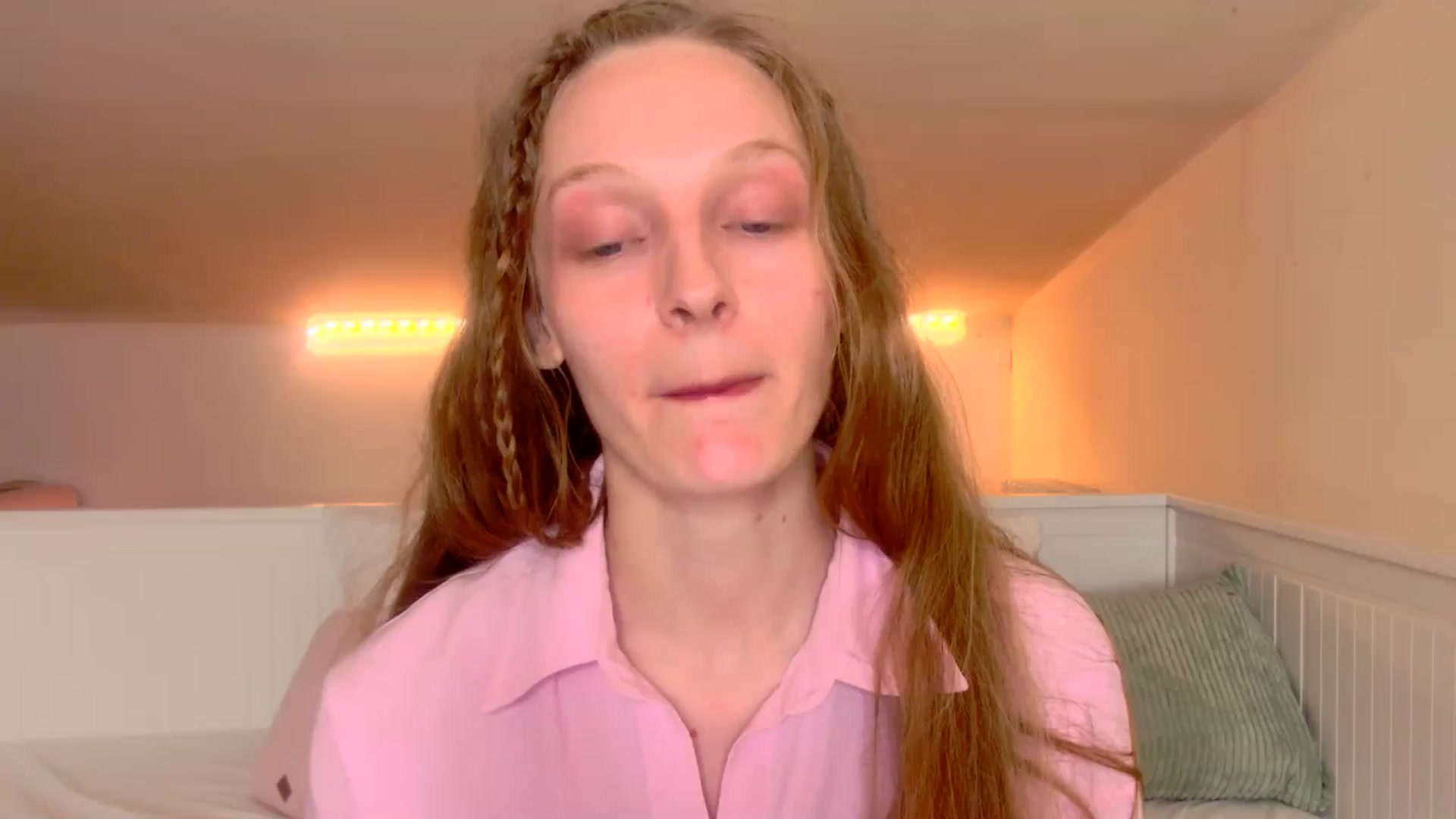 Gallery image thumbnail from Kinkywander's myfreecams stream on, 03/29/2025, 15:43 image 4 of 20