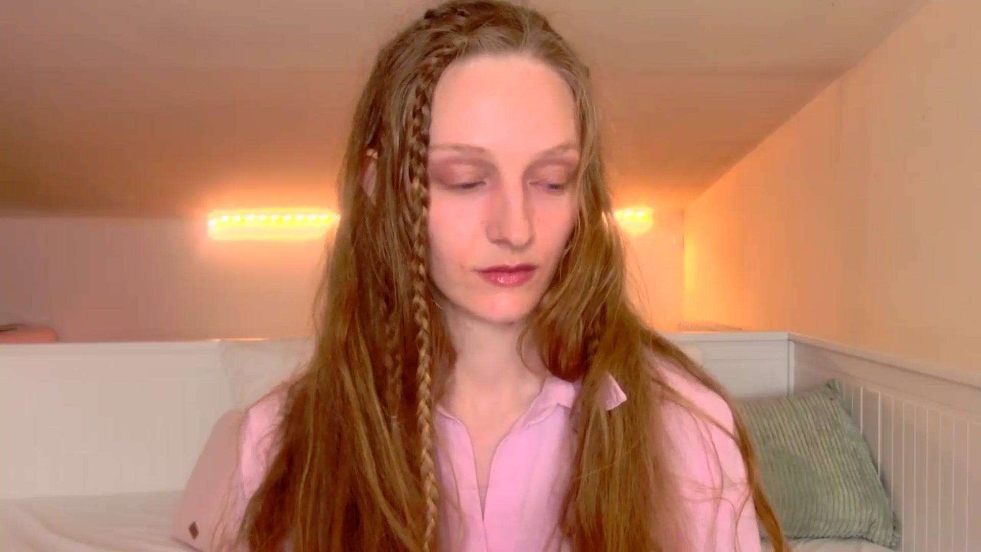 Gallery image thumbnail from Kinkywander's myfreecams stream on, 03/29/2025, 15:43 image 15 of 20